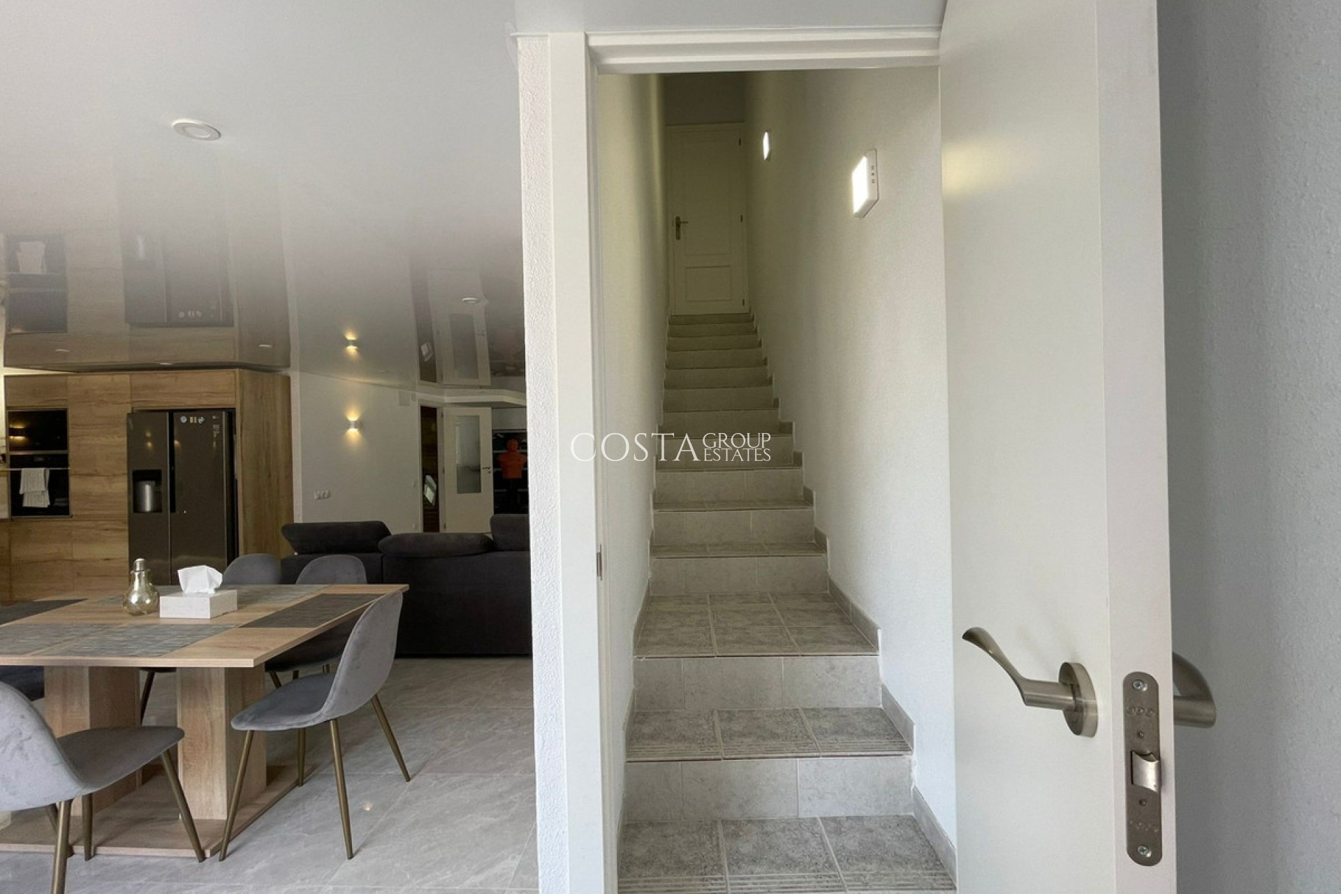 Revente - Maison -
Orihuela - Orihuela Costa