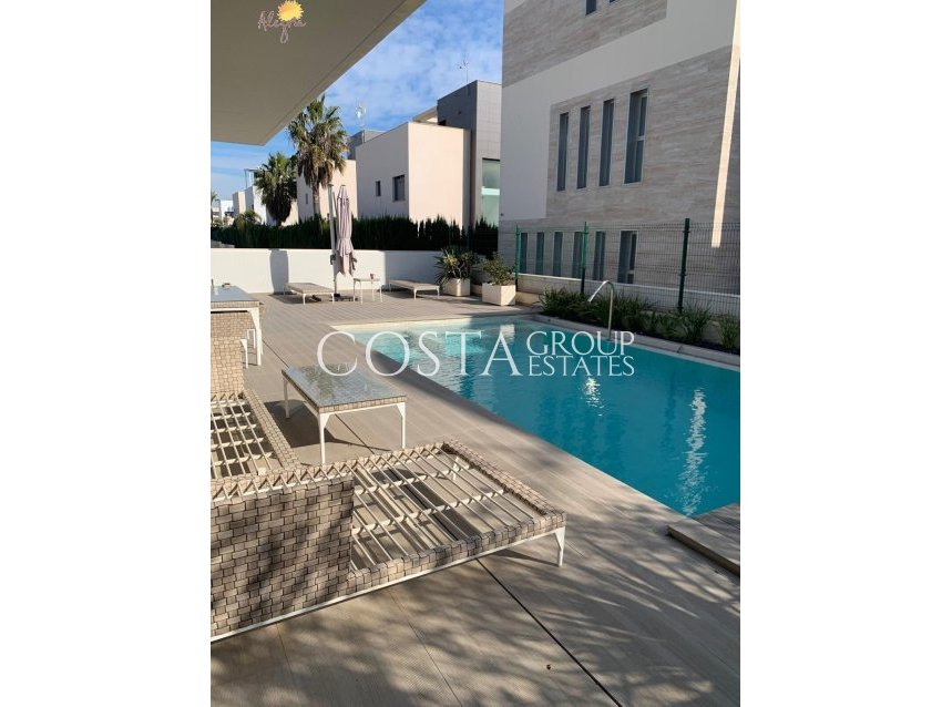 Revente - Maison -
Orihuela - Orihuela Costa