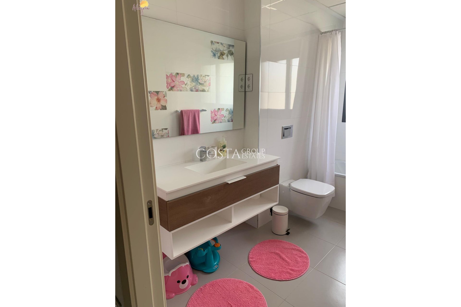 Revente - Maison -
Orihuela - Orihuela Costa