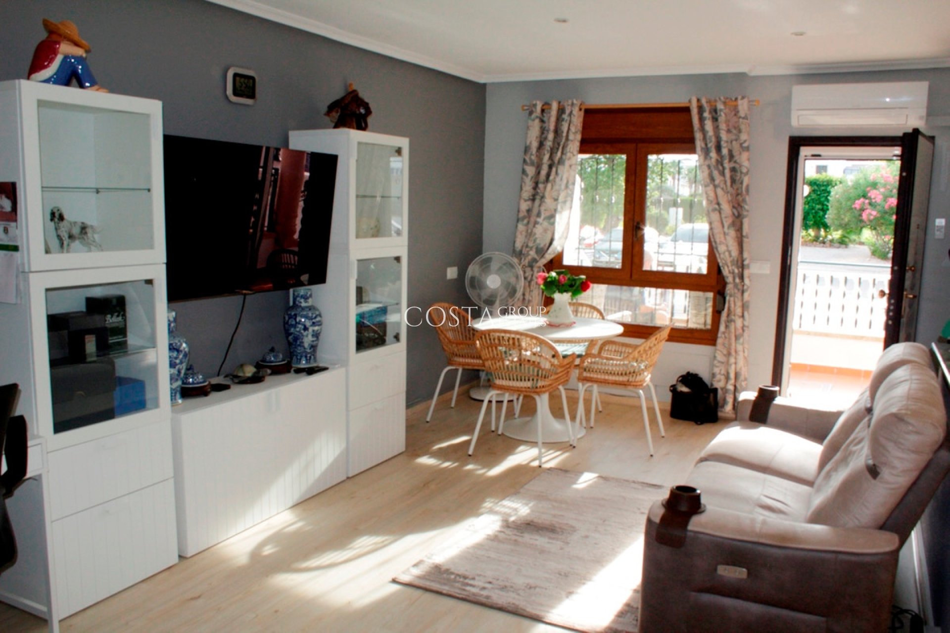 Revente - Maison -
Orihuela - Orihuela Costa