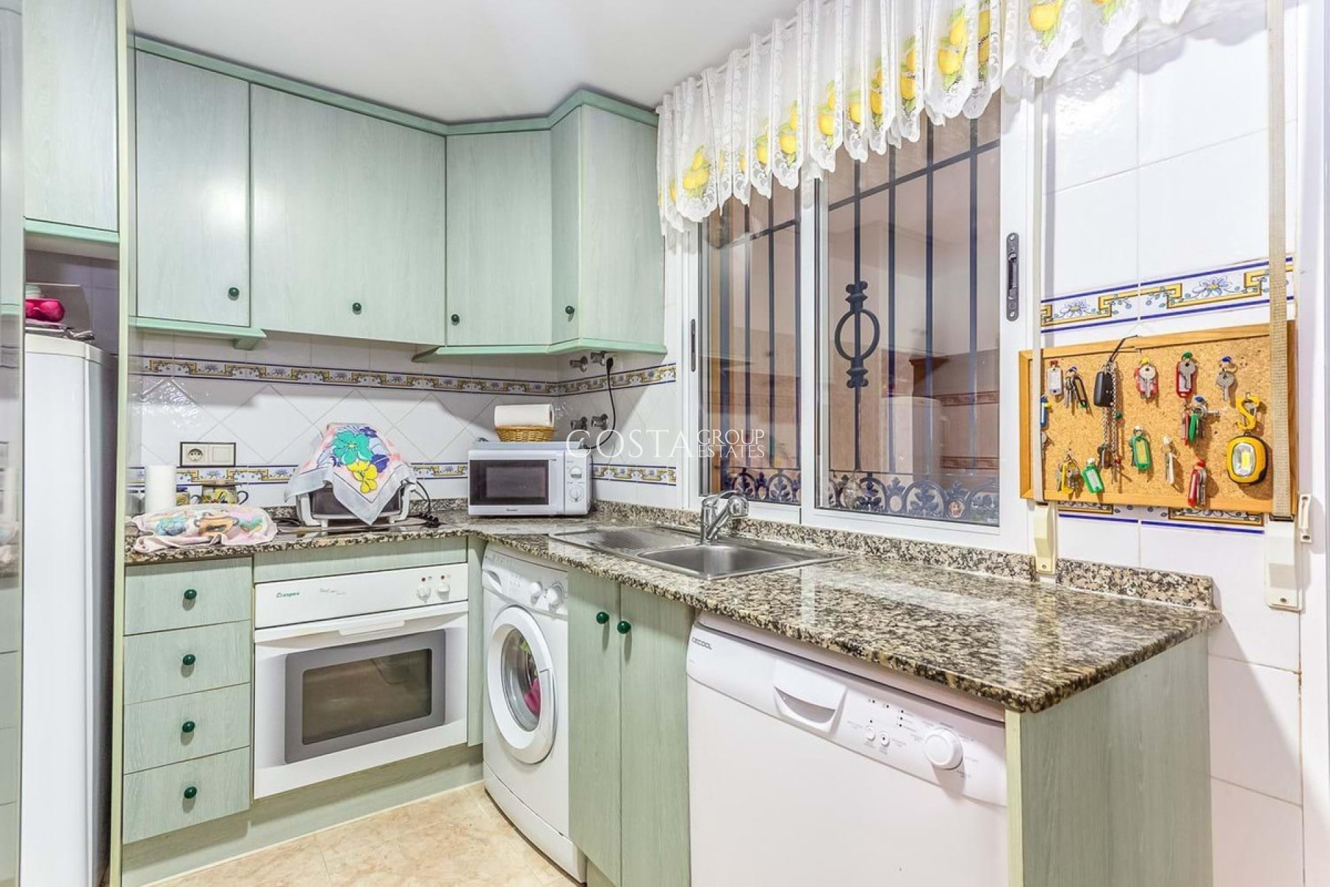 Revente - Maison -
Orihuela - Orihuela Costa