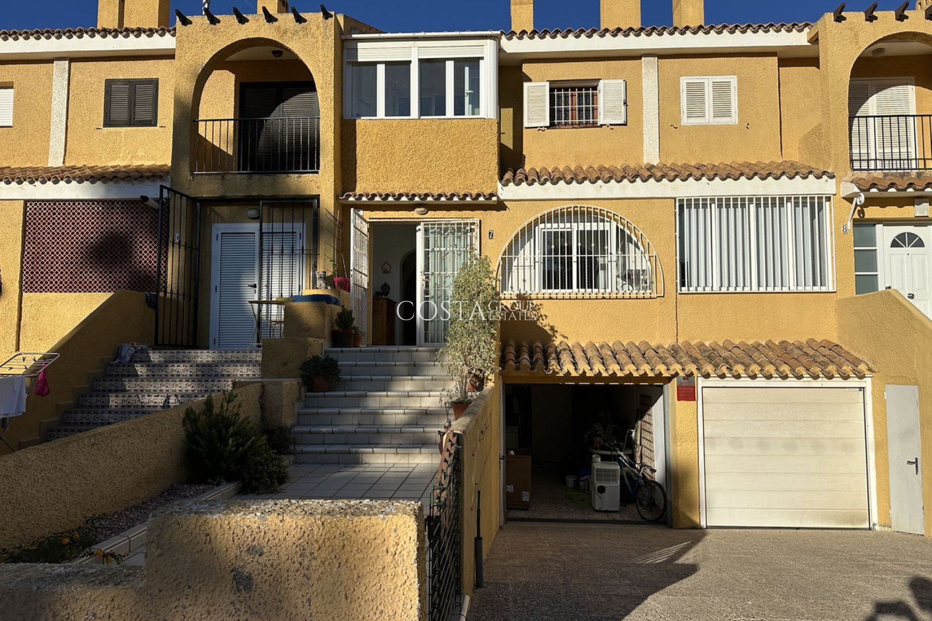 Revente - Maison -
Orihuela - Orihuela Costa