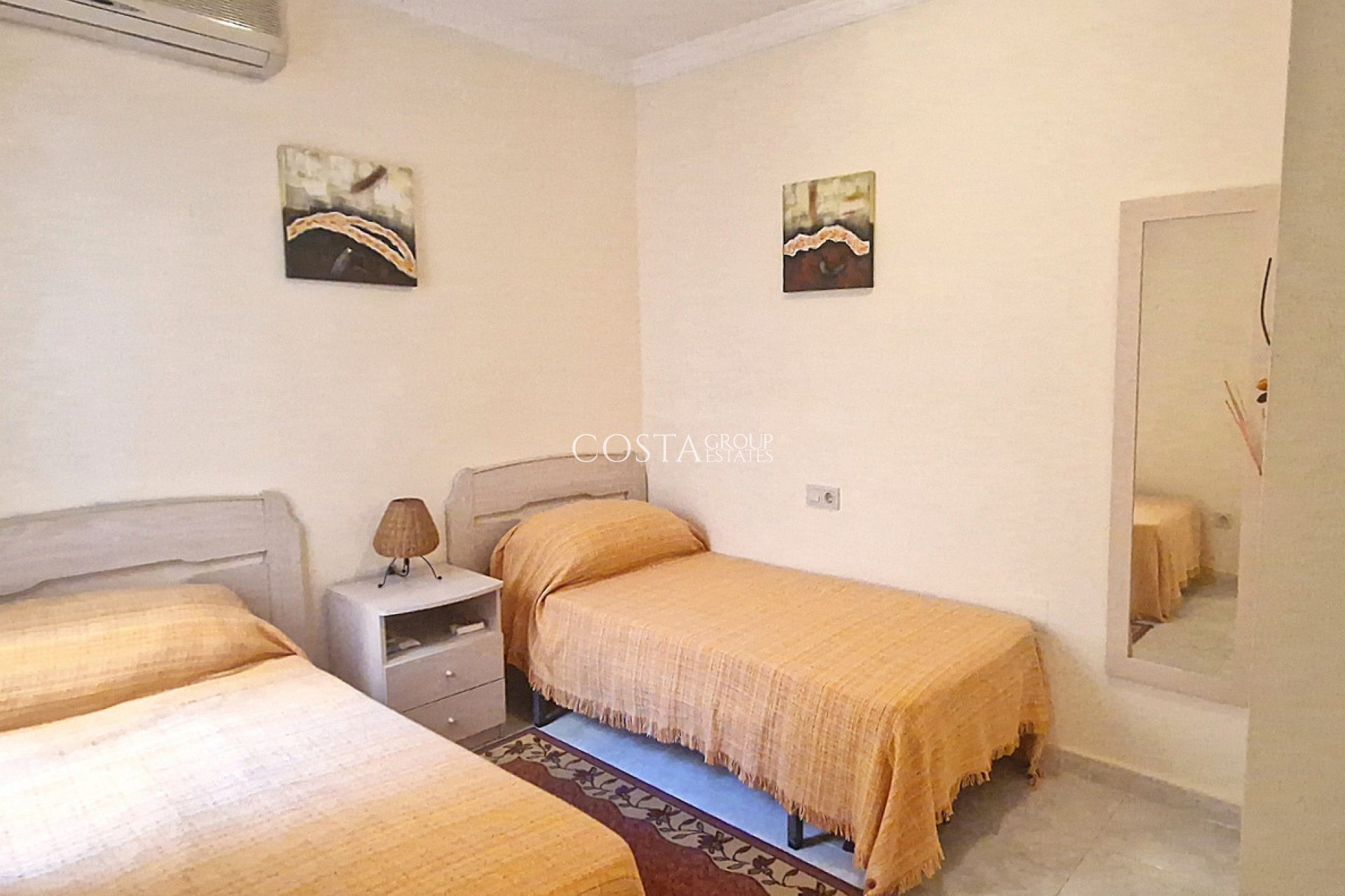 Revente - Maison -
Orihuela - Orihuela Costa