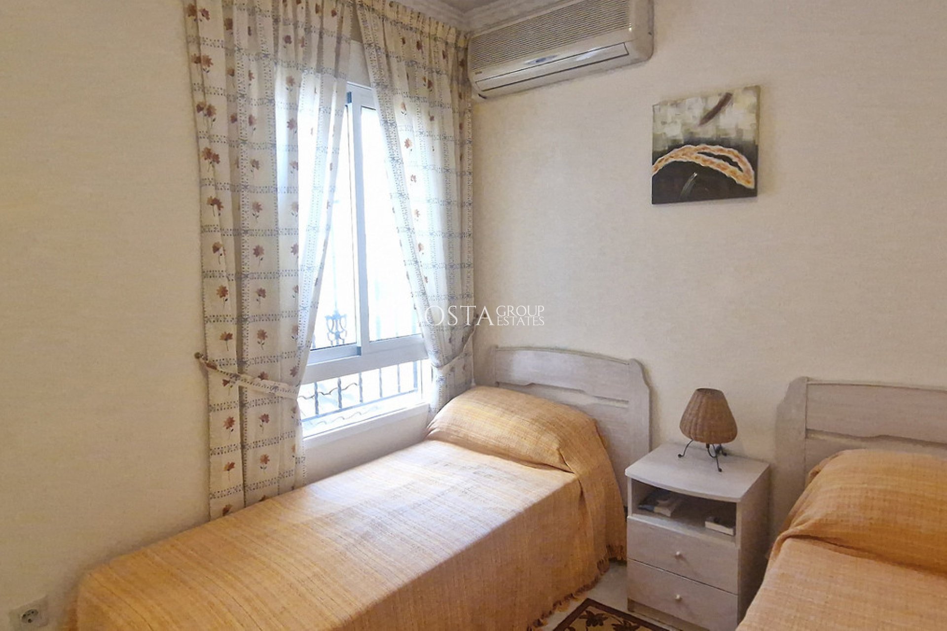 Revente - Maison -
Orihuela - Orihuela Costa