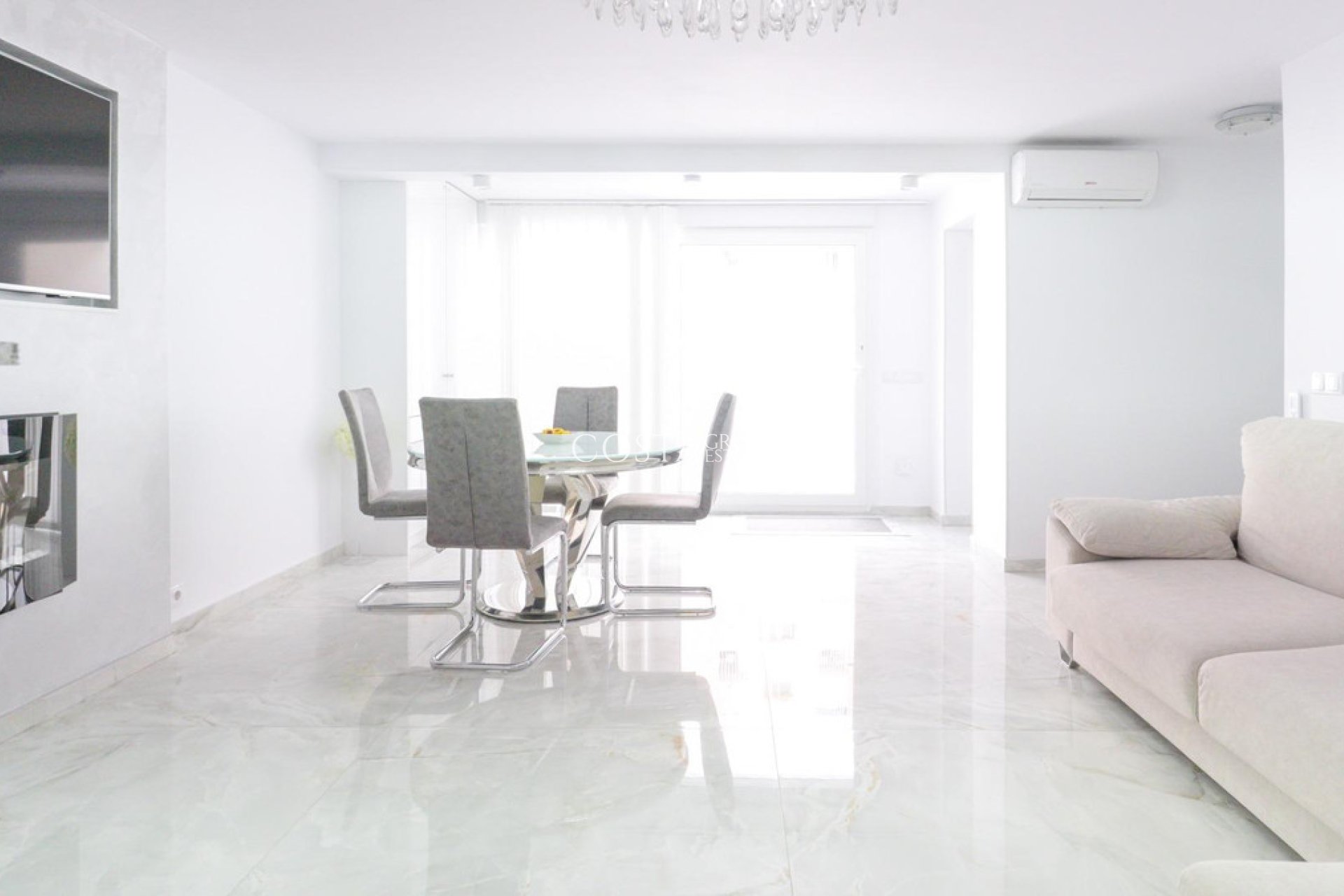 Revente - Maison -
Orihuela - Punta Prima