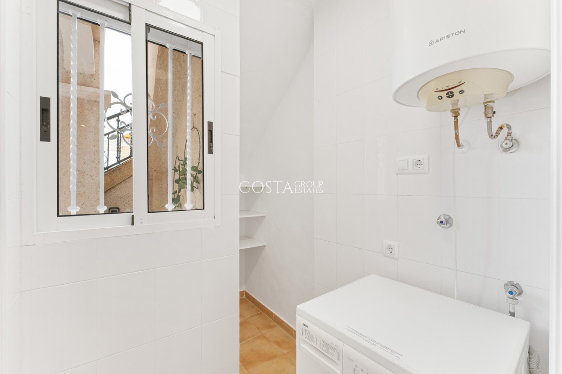 Revente - Maison -
Orihuela - Villamartin