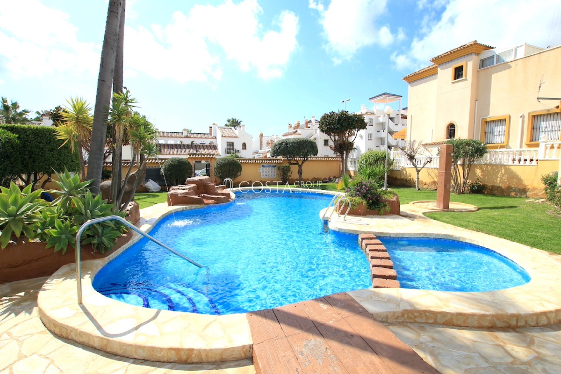 Revente - Maison -
Orihuela - Villamartin