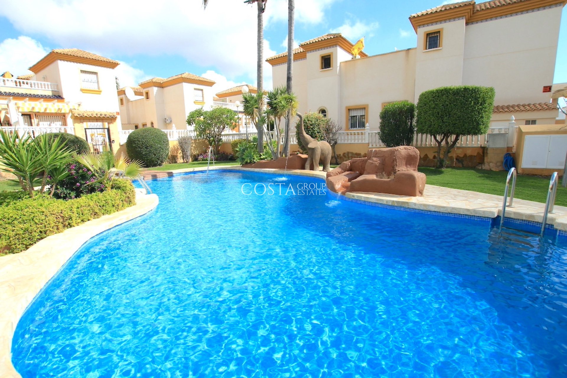 Revente - Maison -
Orihuela - Villamartin