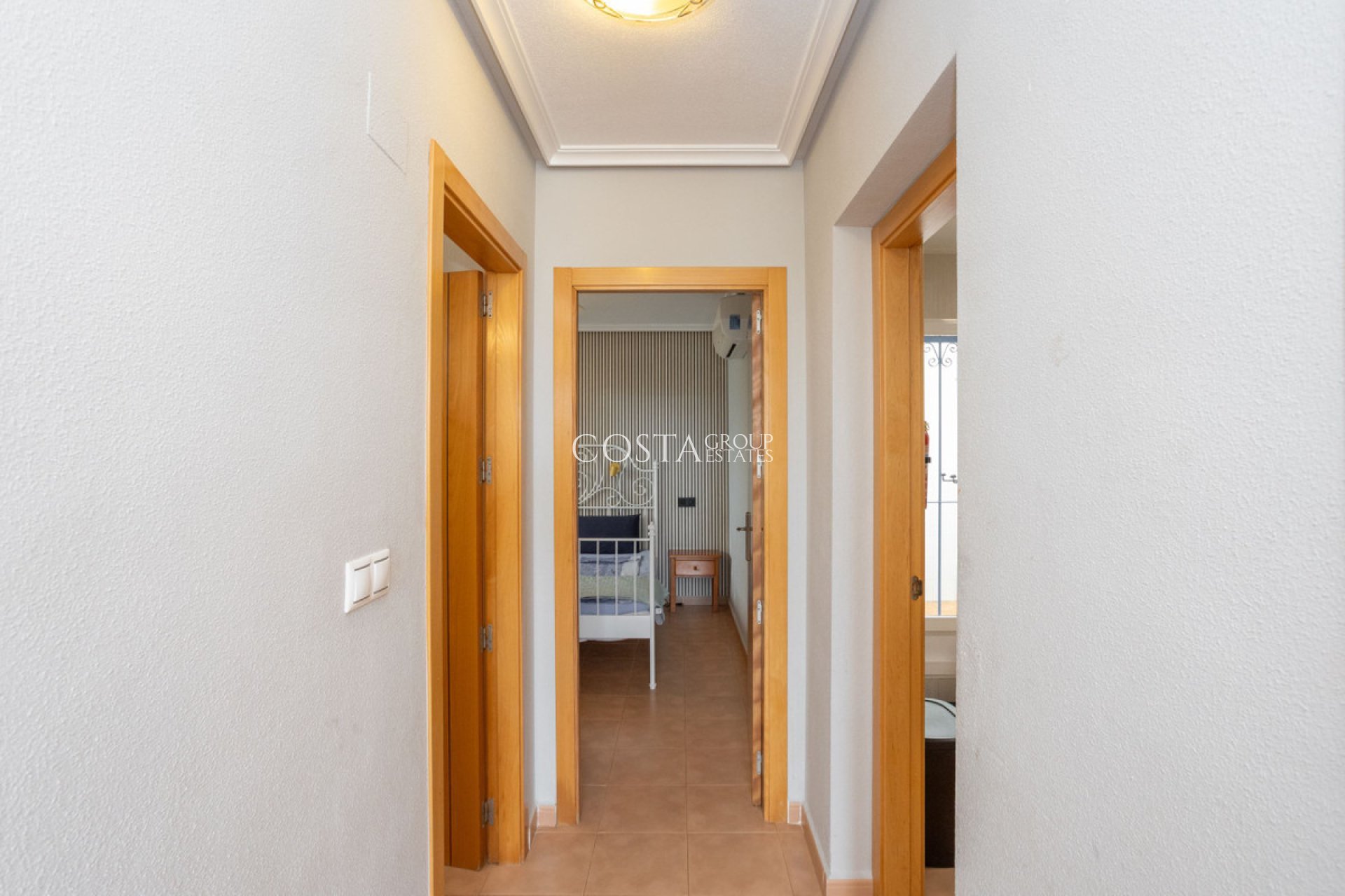 Revente - Maison -
Orihuela - Villamartin