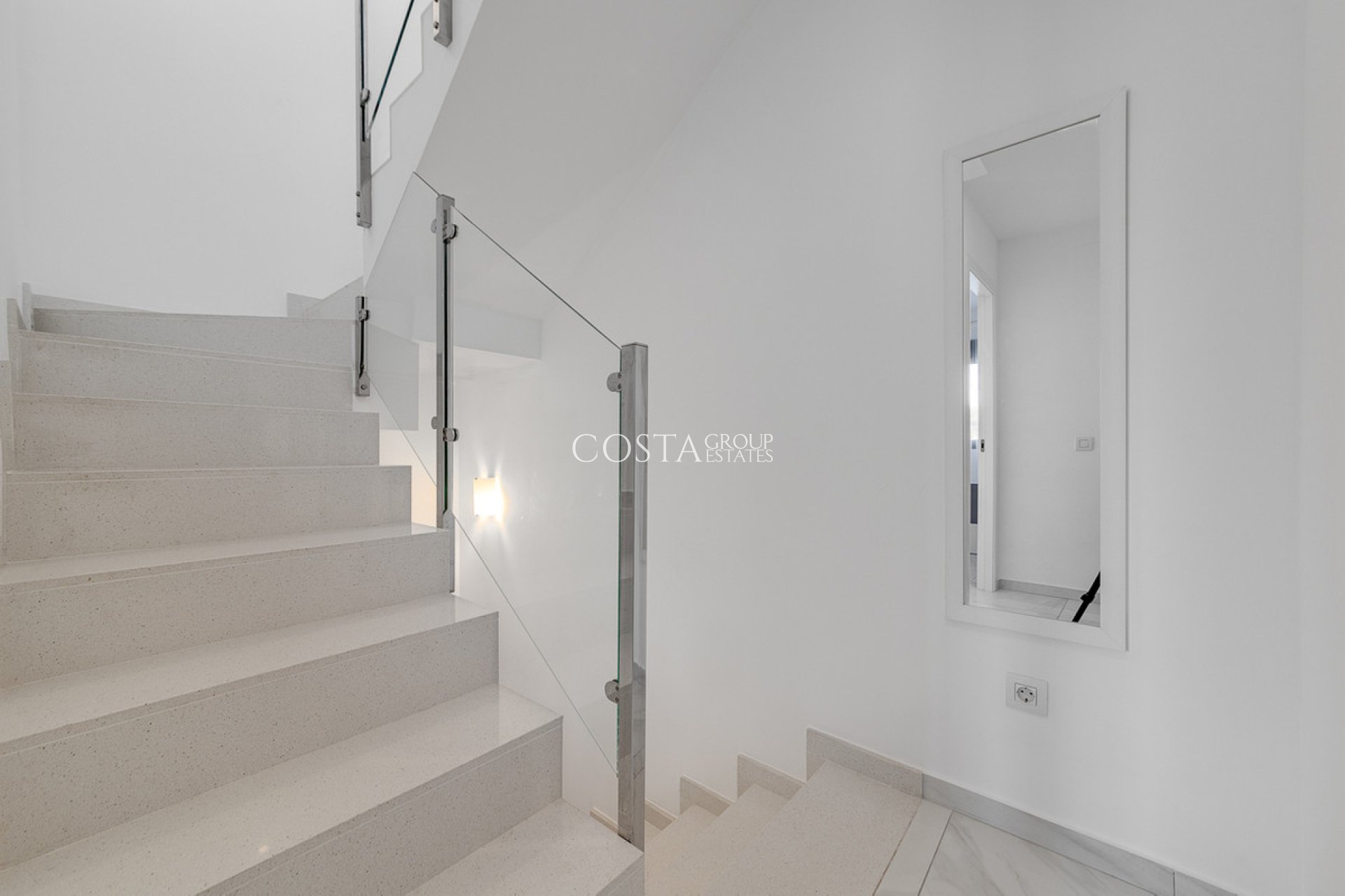 Revente - Maison -
Orihuela - Villamartin