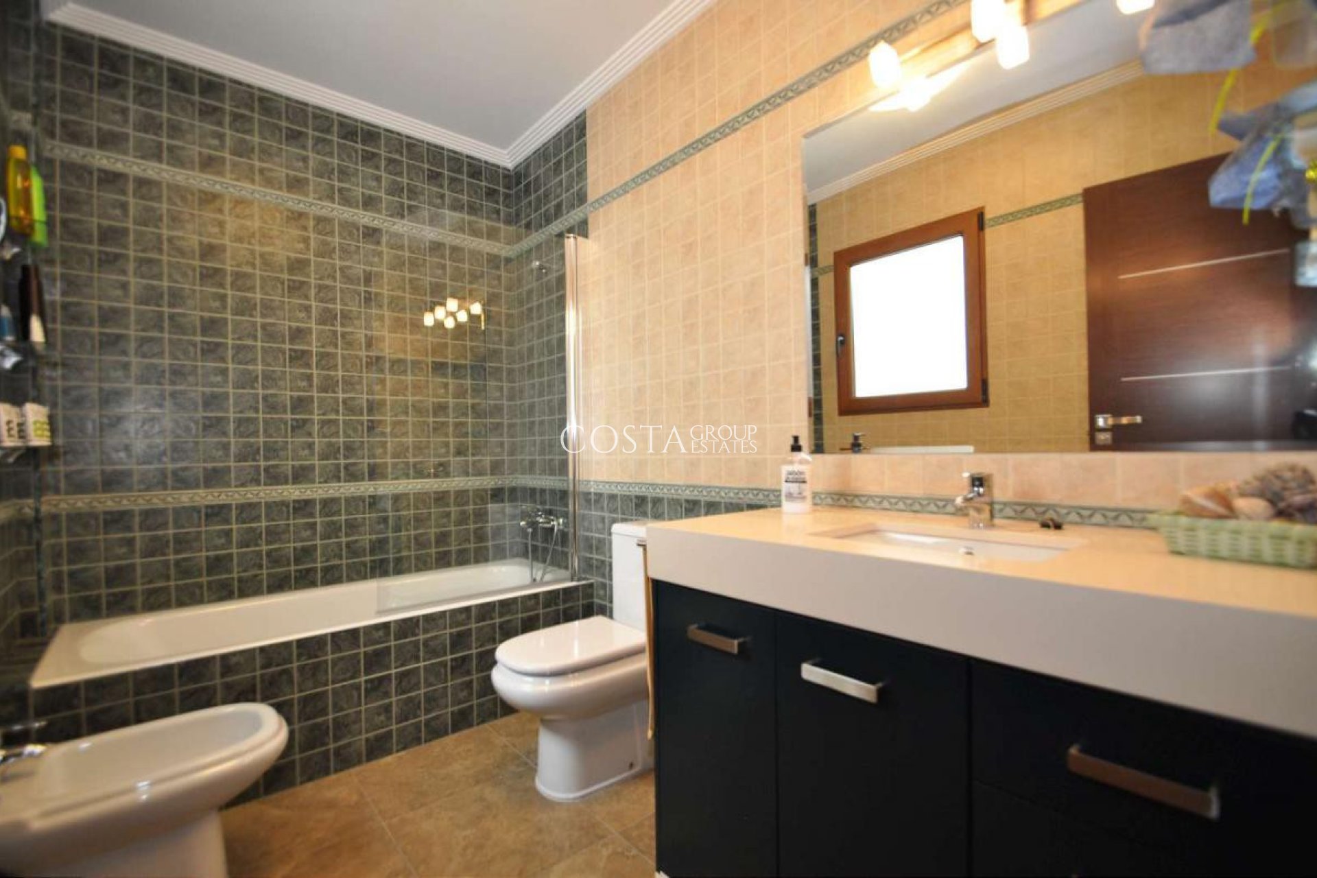 Revente - Maison -
Pinoso - Pinoso Centro