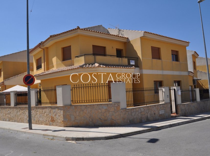 Revente - Maison -
Pinoso - Pinoso Centro