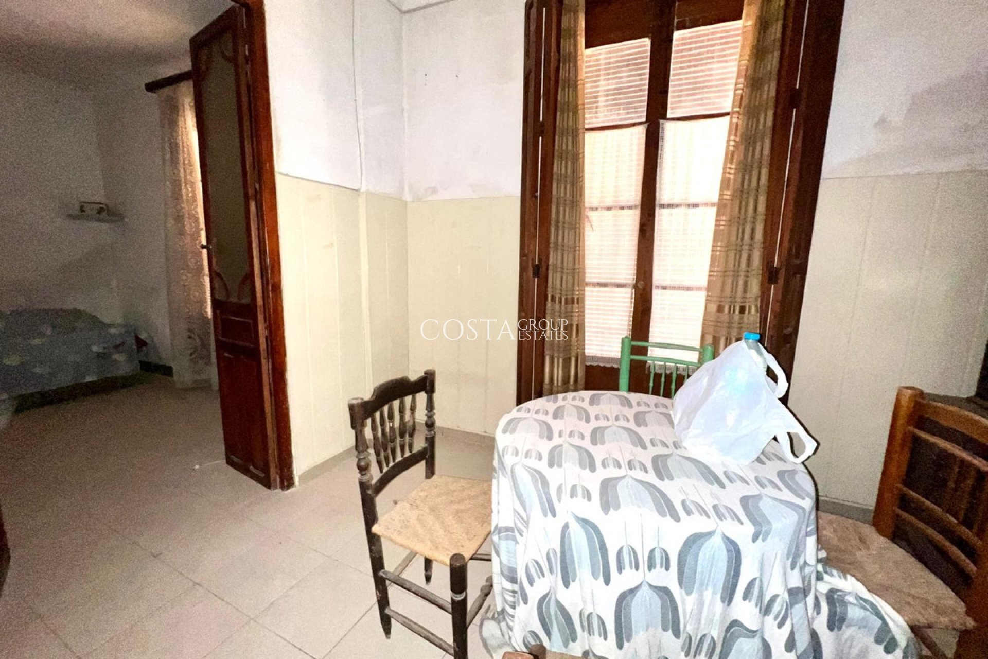 Revente - Maison -
Pinoso - Pinoso Centro