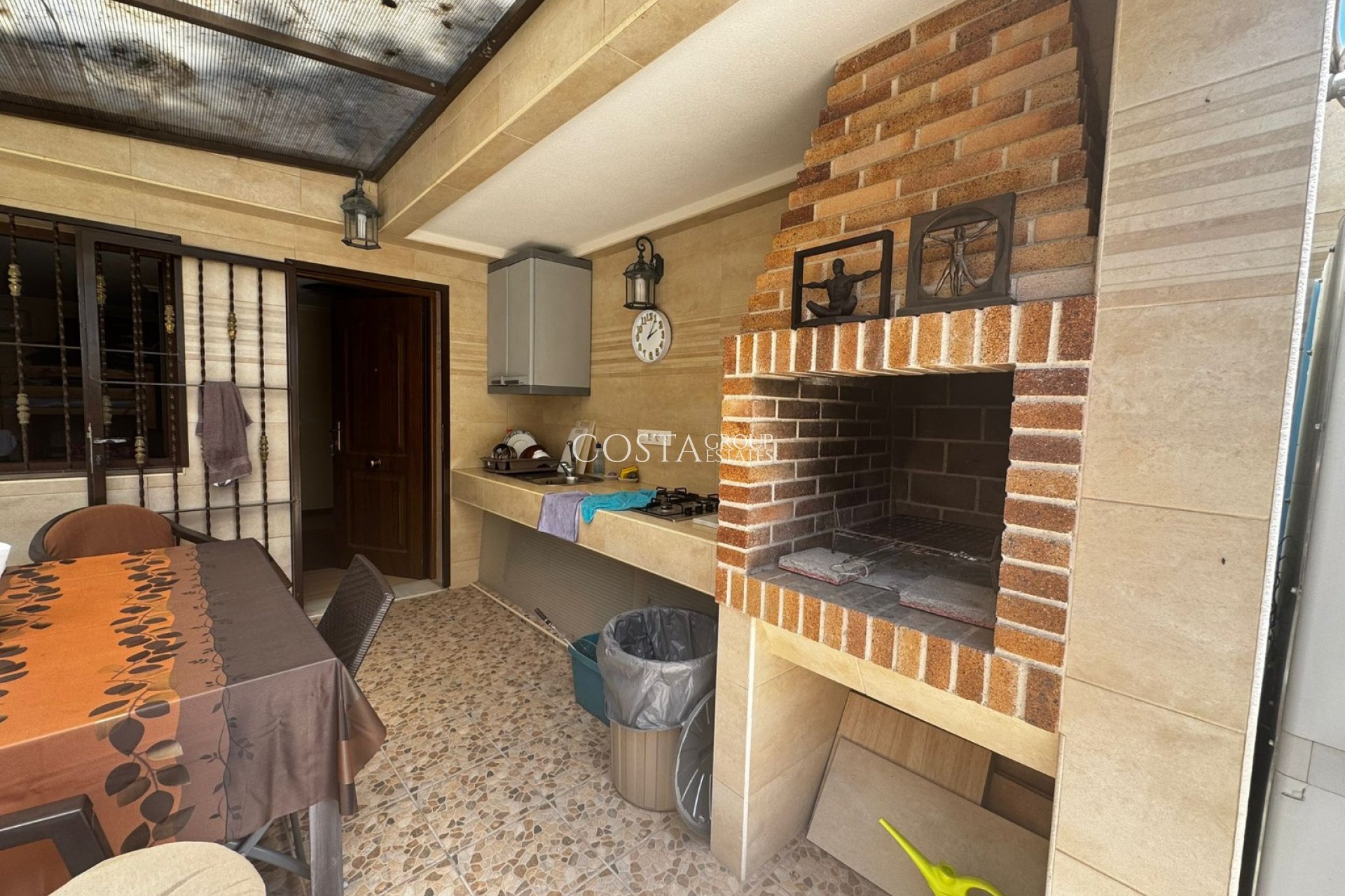 Revente - Maison -
Punta Prima