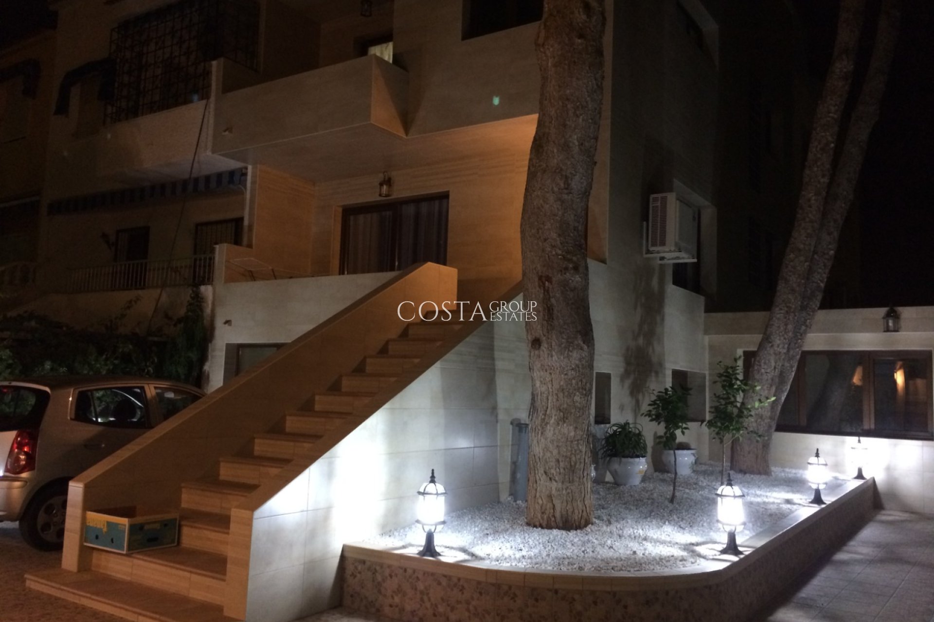 Revente - Maison -
Punta Prima