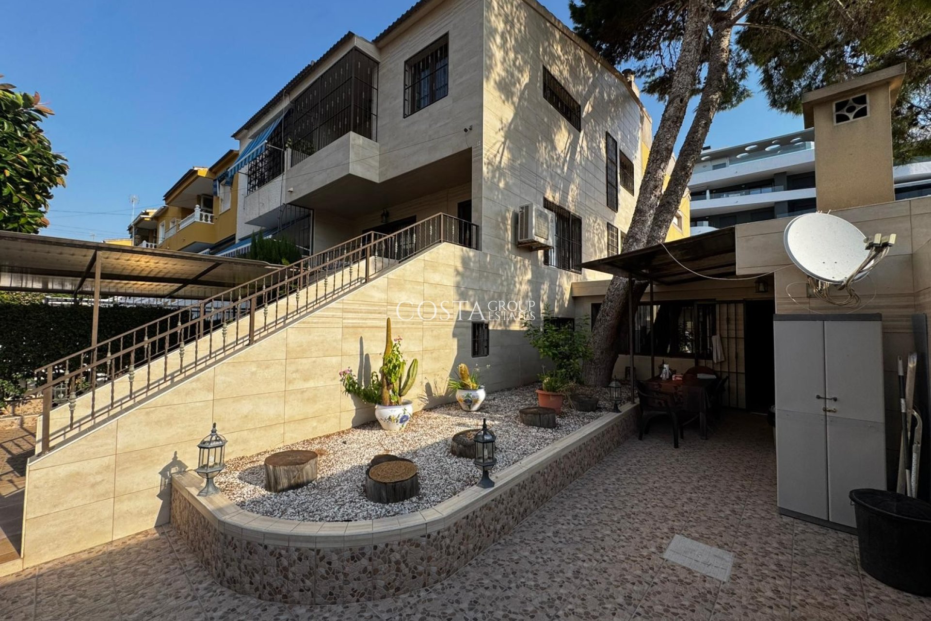 Revente - Maison -
Punta Prima