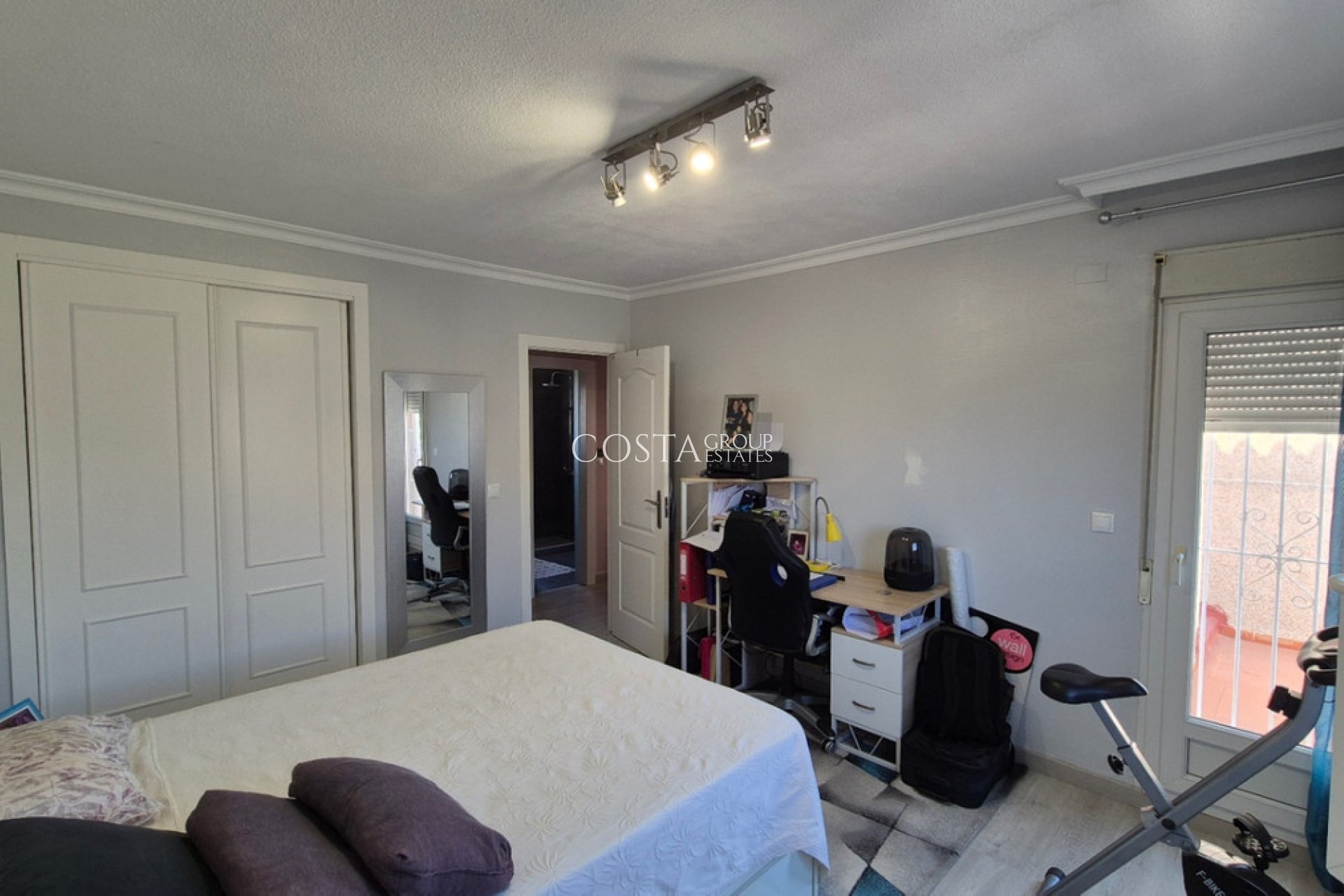 Revente - Maison -
Torrevieja - Torrevieja Centro