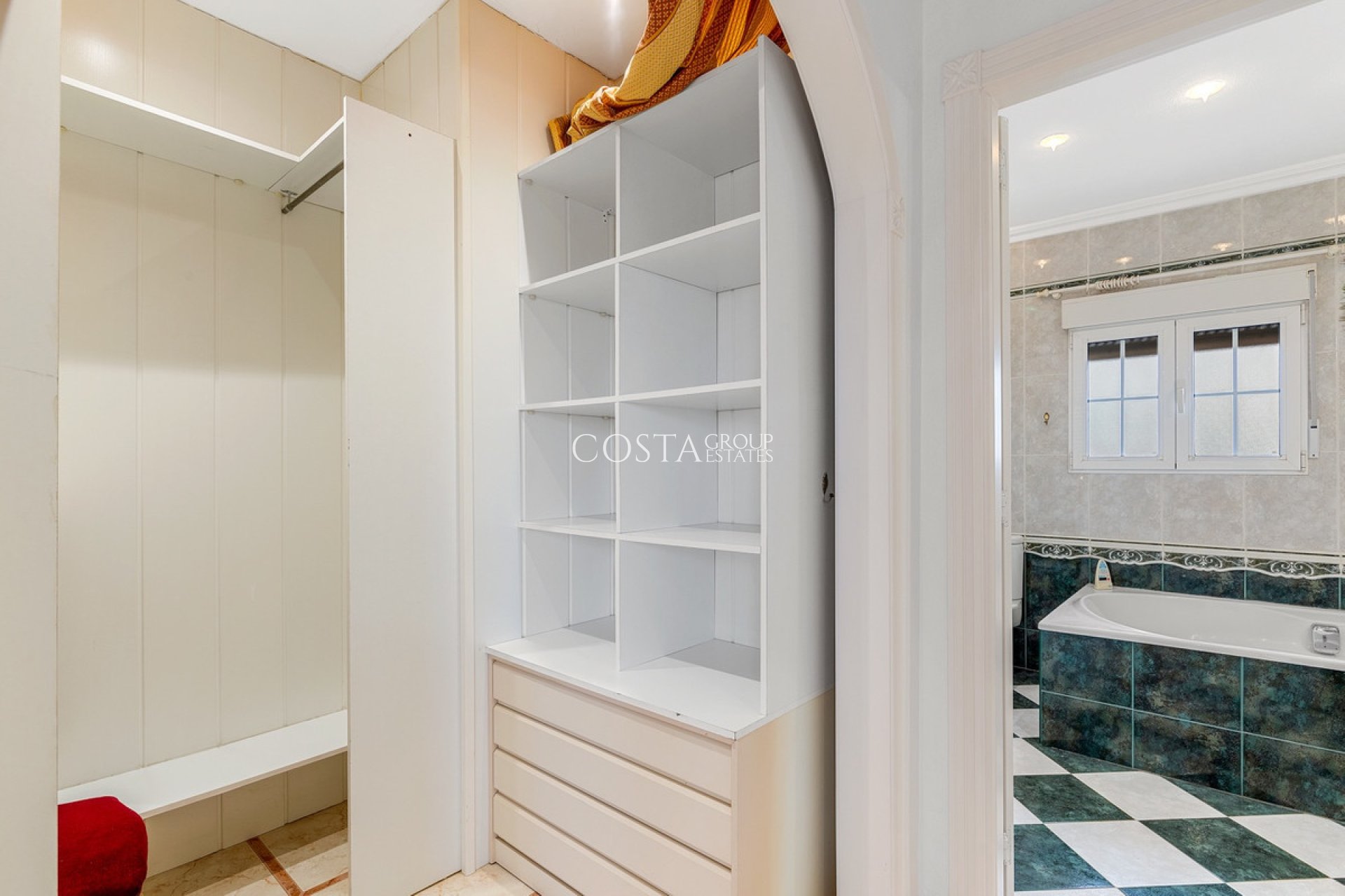 Revente - Maison -
Torrevieja - Torrevieja Centro