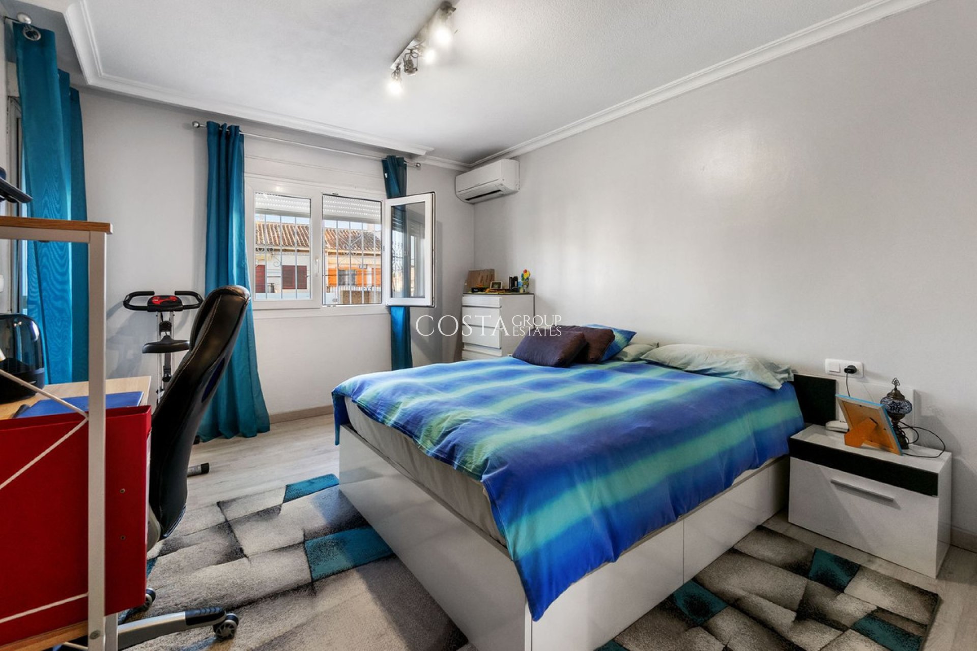 Revente - Maison -
Torrevieja - Torrevieja Centro