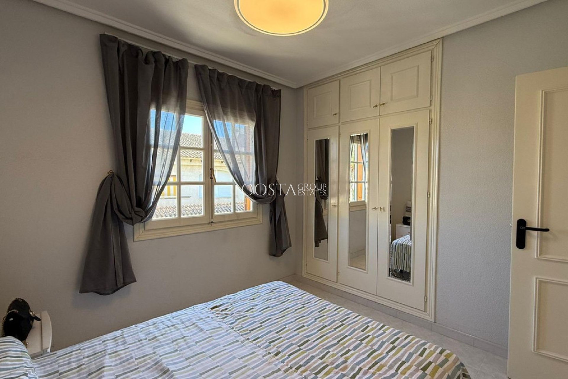 Revente - Maison -
Torrevieja - Torrevieja Centro