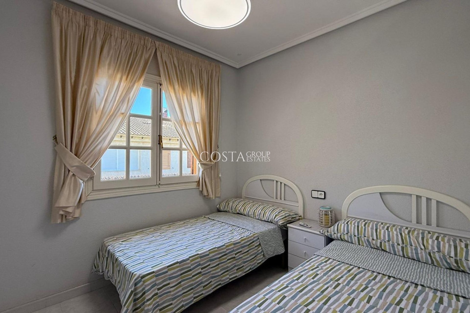 Revente - Maison -
Torrevieja - Torrevieja Centro