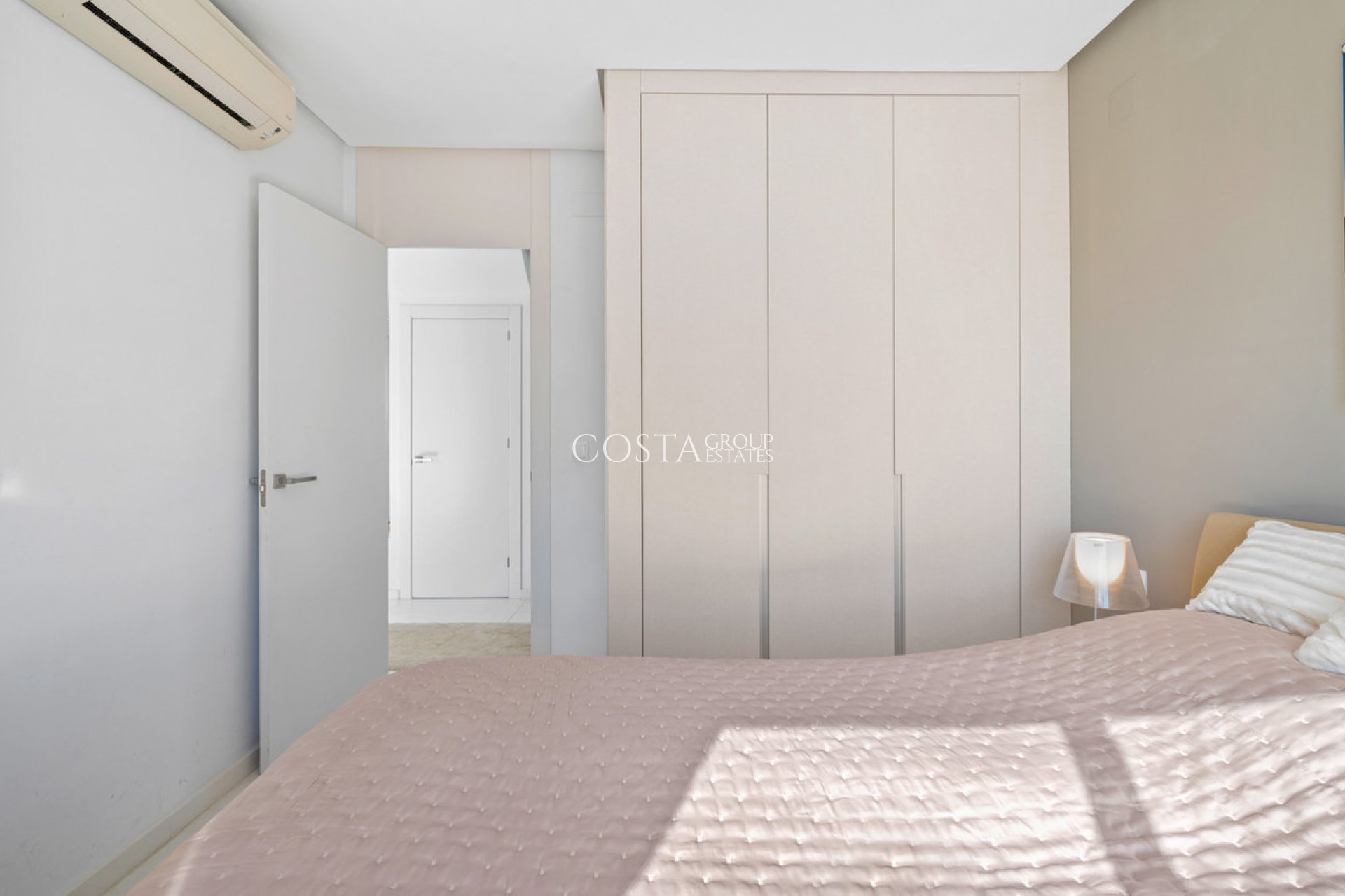 Revente - Maison -
Torrevieja - Torrevieja Centro