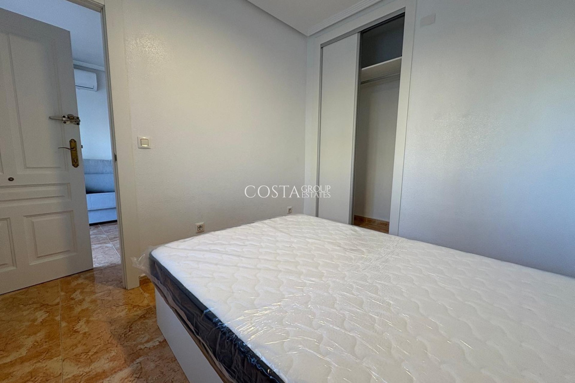 Revente - Maison -
Torrevieja - Torrevieja Centro