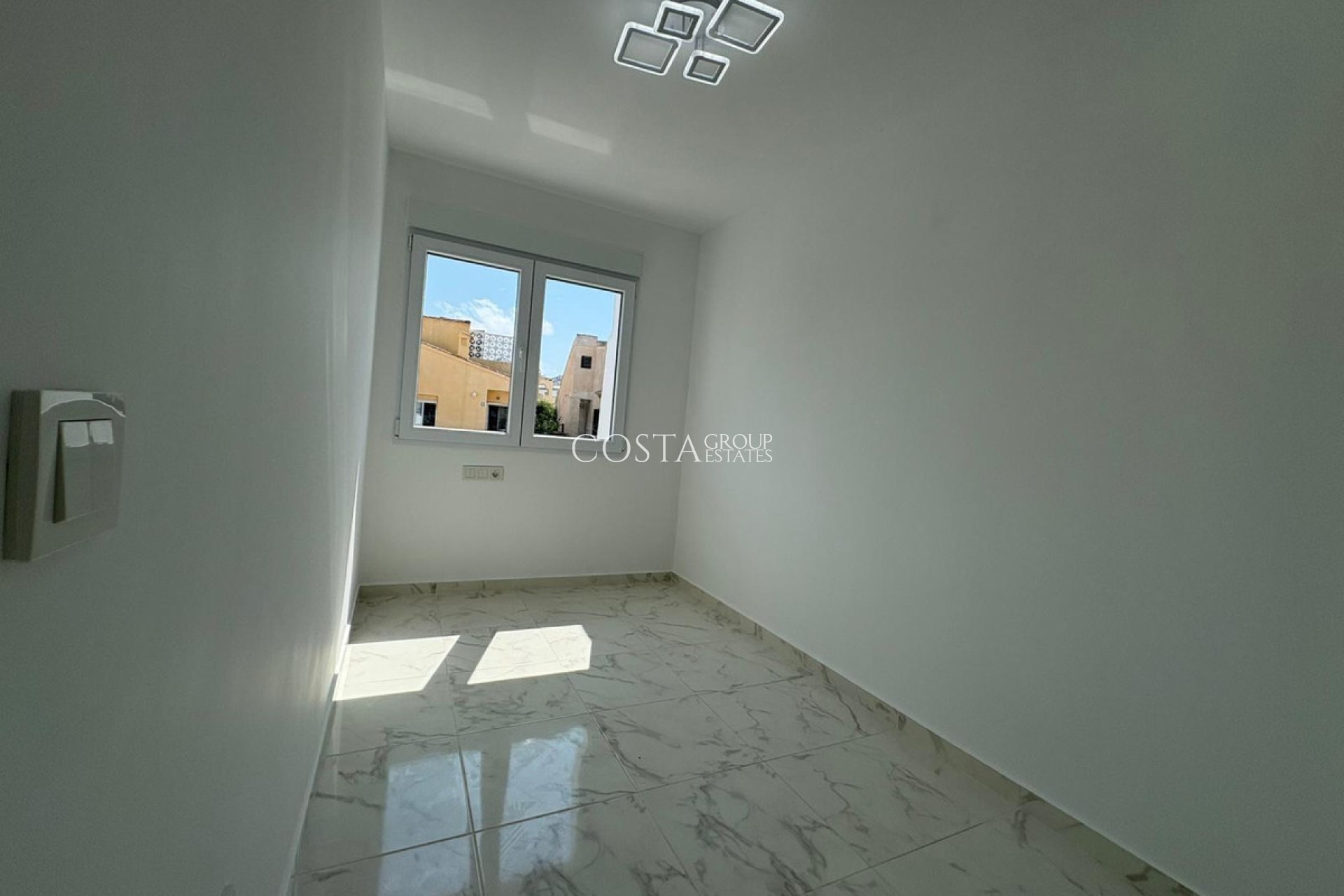 Revente - Maison -
Torrevieja