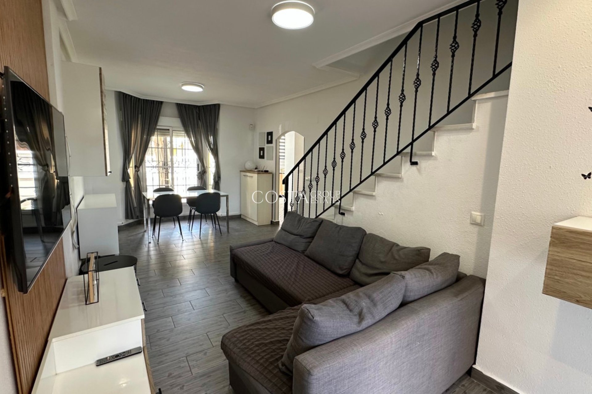 Revente - Maison -
Urbanización El Raso