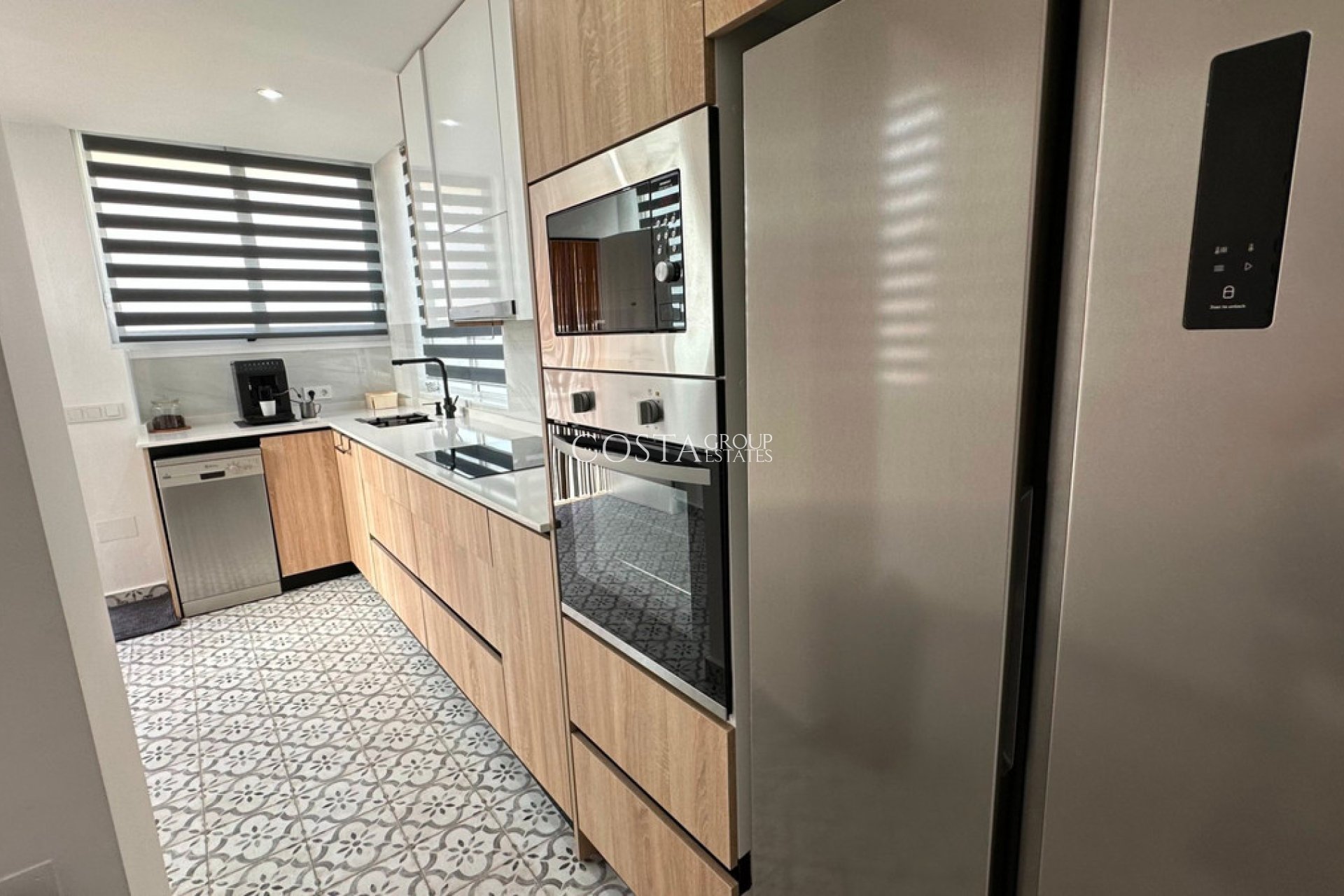 Revente - Maison -
Urbanización El Raso