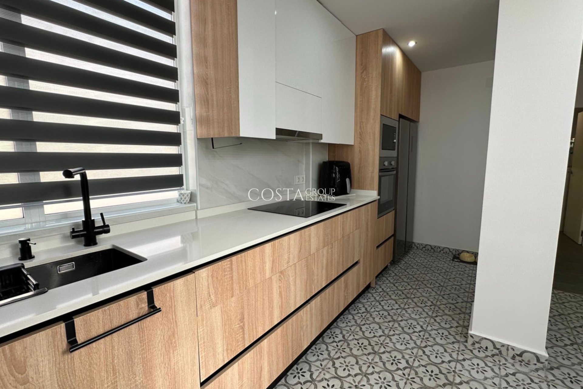 Revente - Maison -
Urbanización El Raso