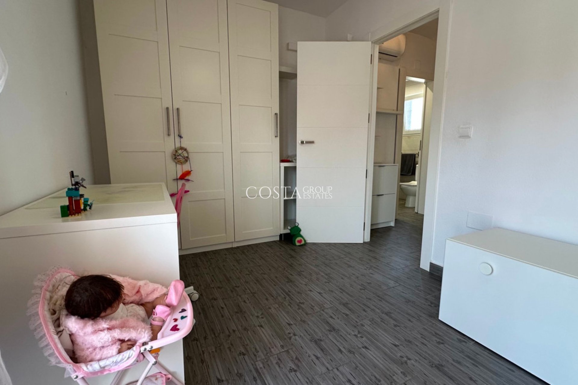 Revente - Maison -
Urbanización El Raso