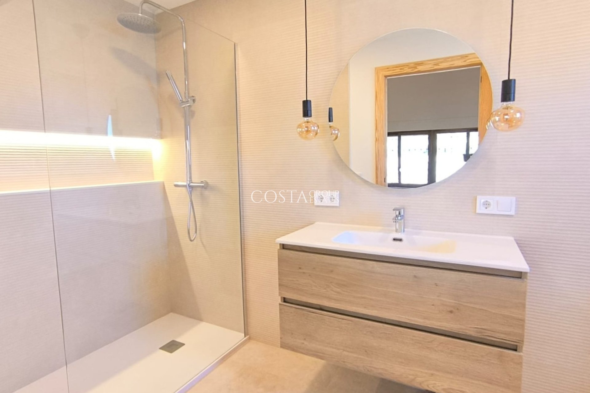 Revente - Villa -
Abanilla - Abanilla Centro