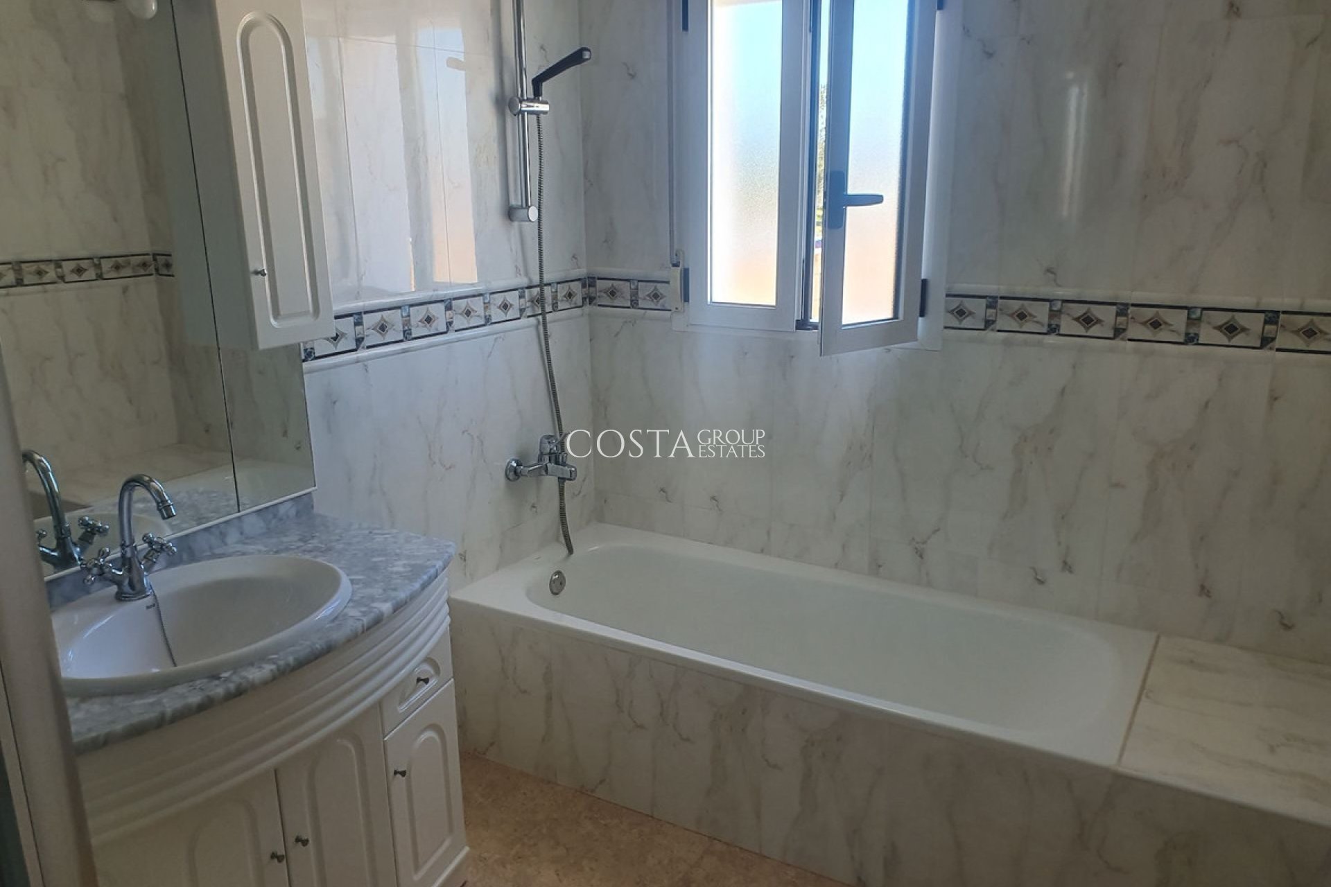 Revente - Villa -
Algorfa - Algorfa Centro