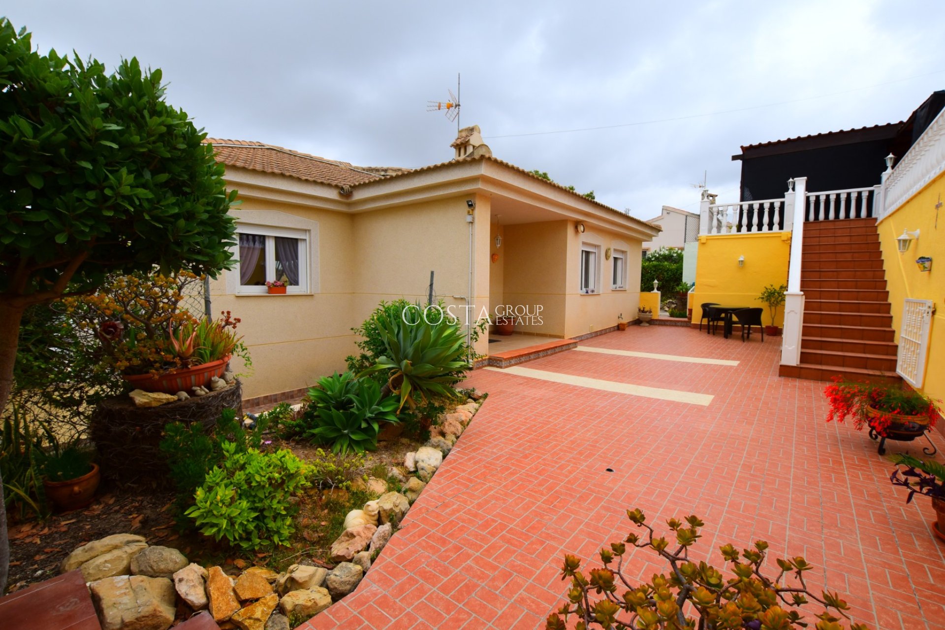 Revente - Villa -
Algorfa - Montemar