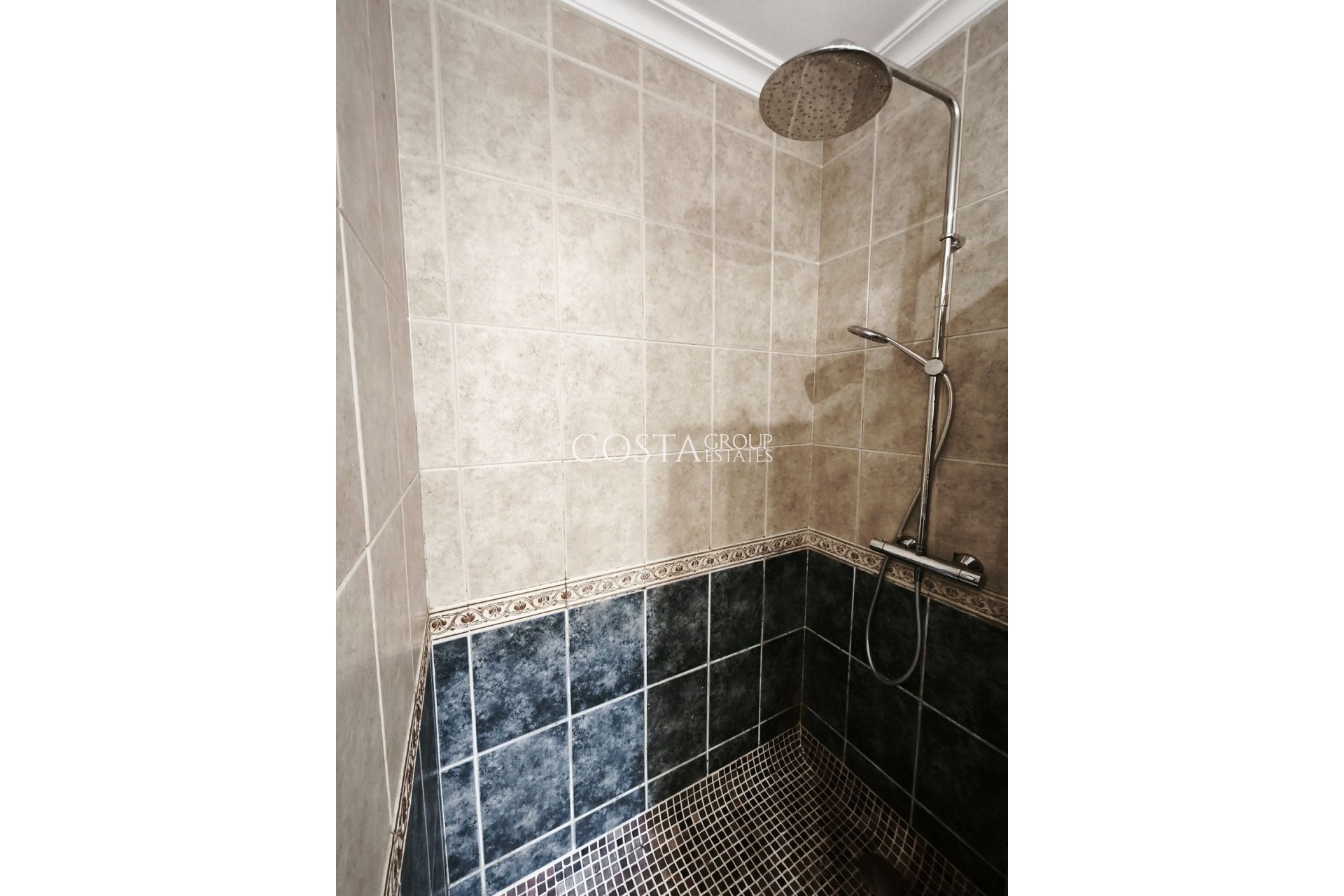 Revente - Villa -
Alicante - Alicante Centro