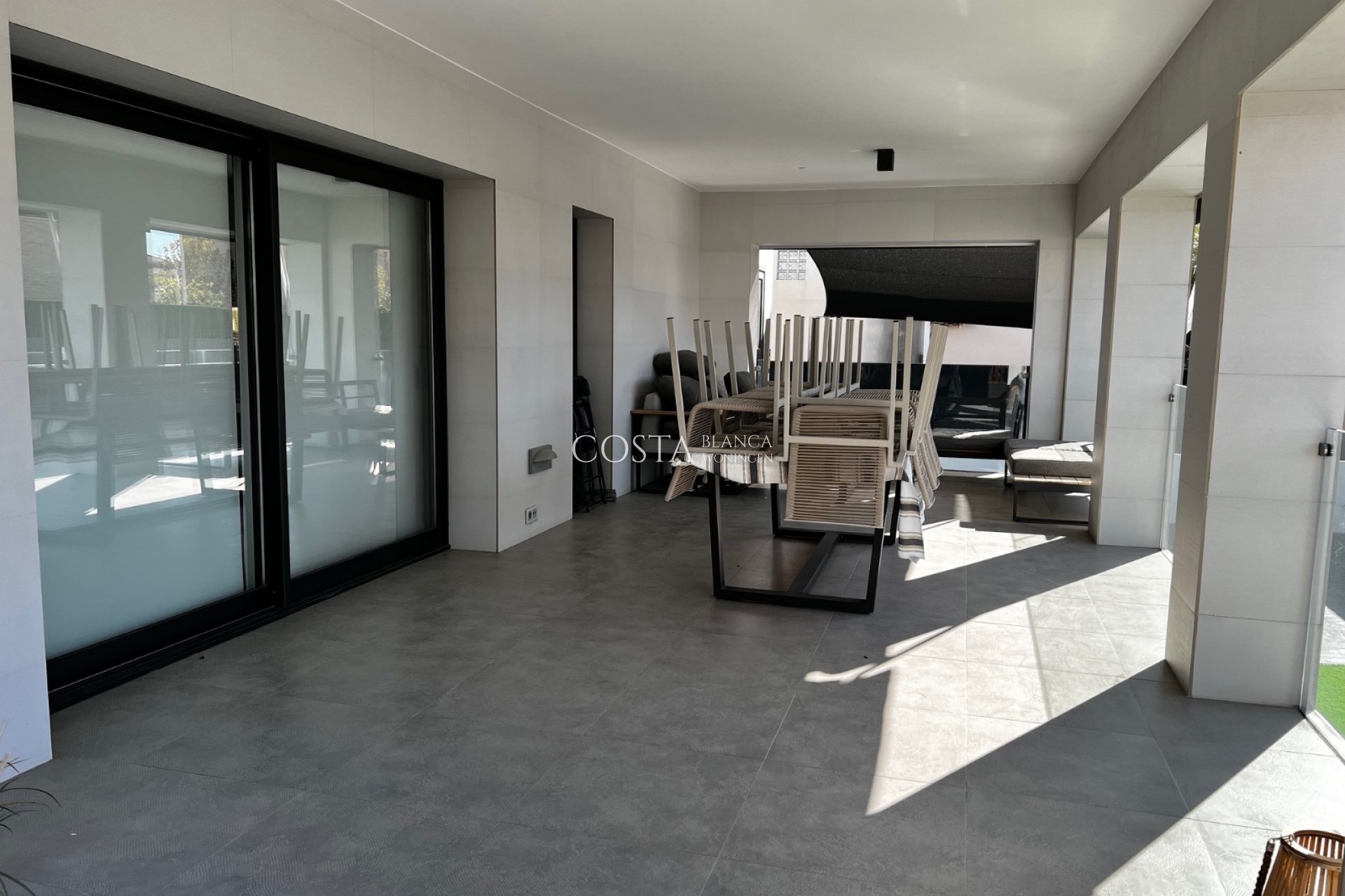 Revente - Villa -
Almoradí