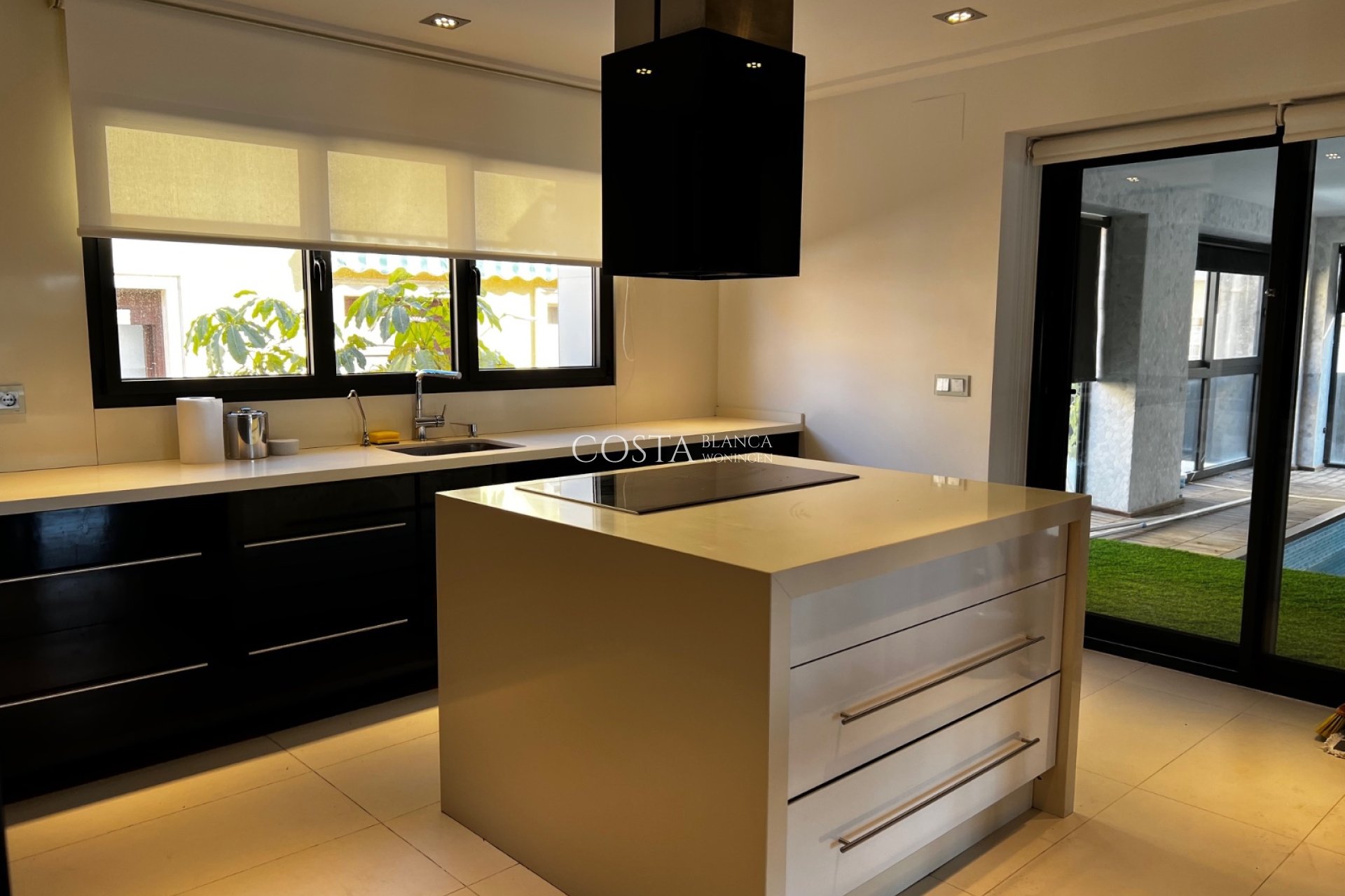 Revente - Villa -
Almoradí