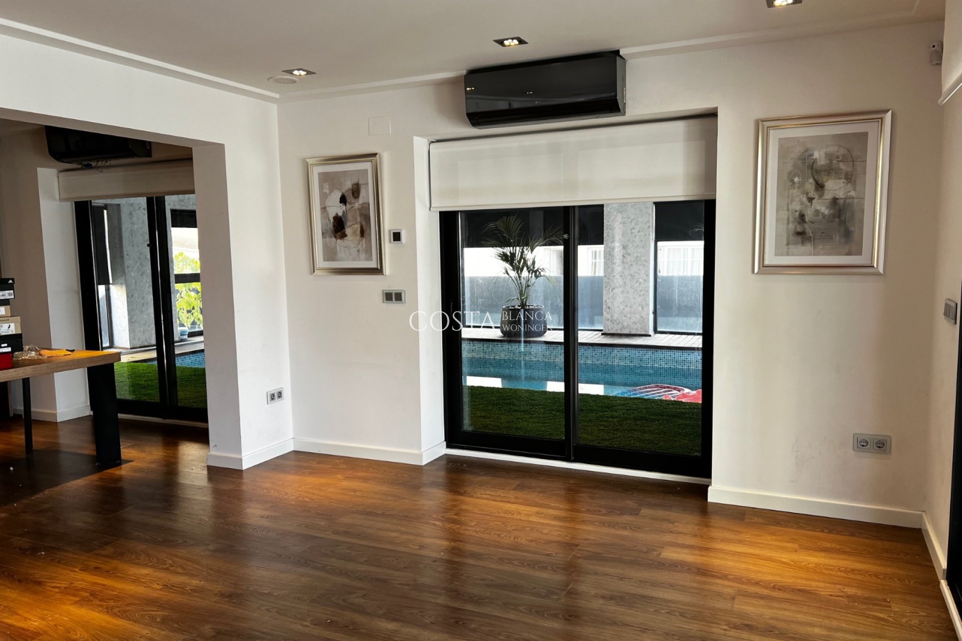 Revente - Villa -
Almoradí