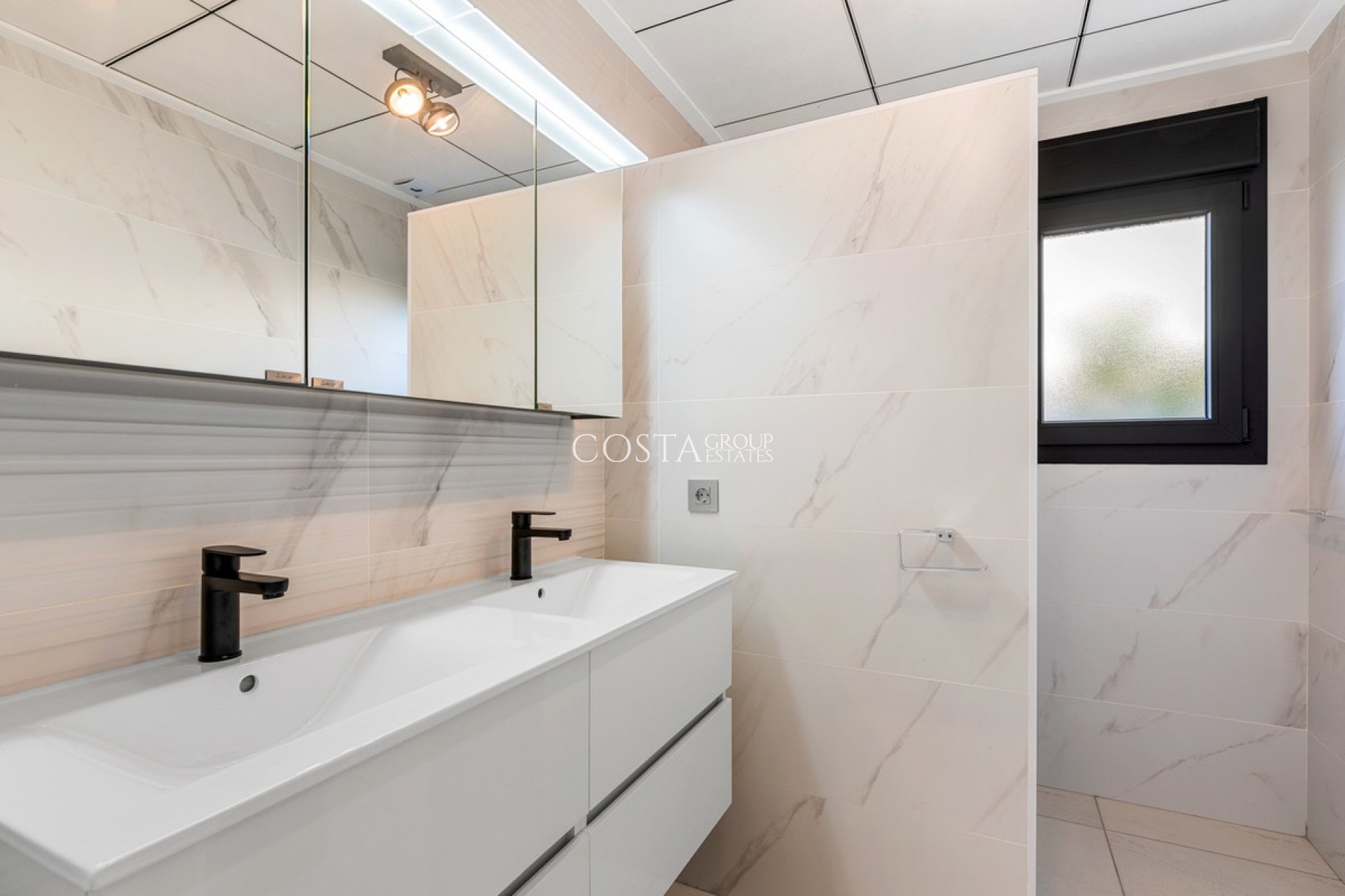 Revente - Villa -
Benijofar