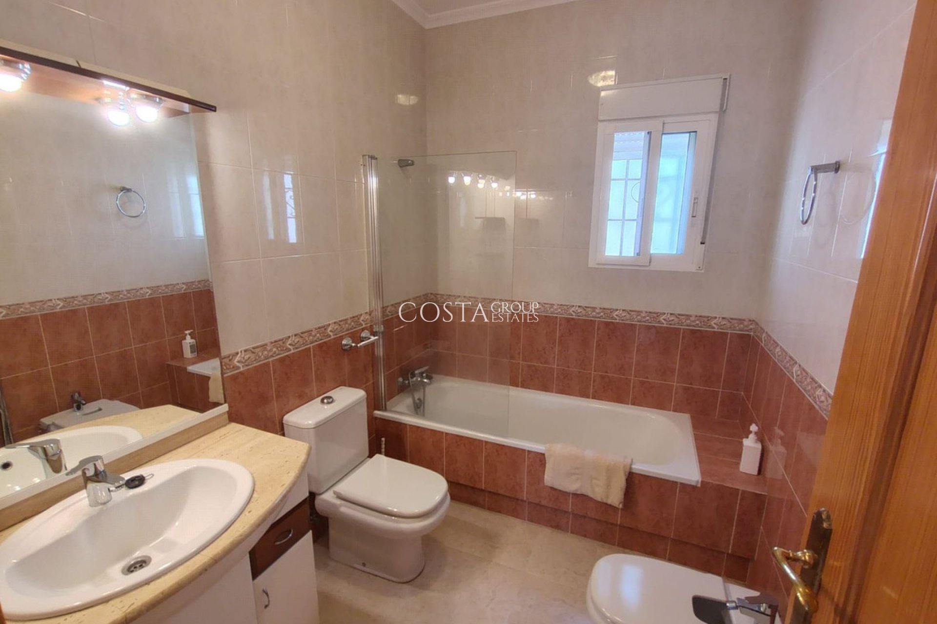 Revente - Villa -
Bigastro