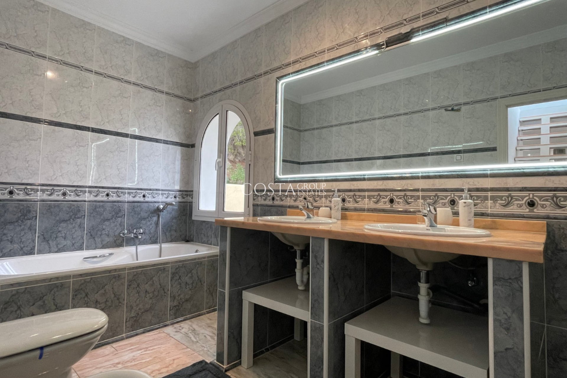 Revente - Villa -
Calpe - Calpe Centro