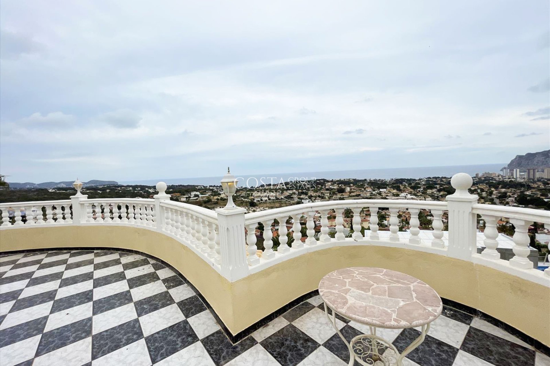 Revente - Villa -
Calpe - Calpe Centro