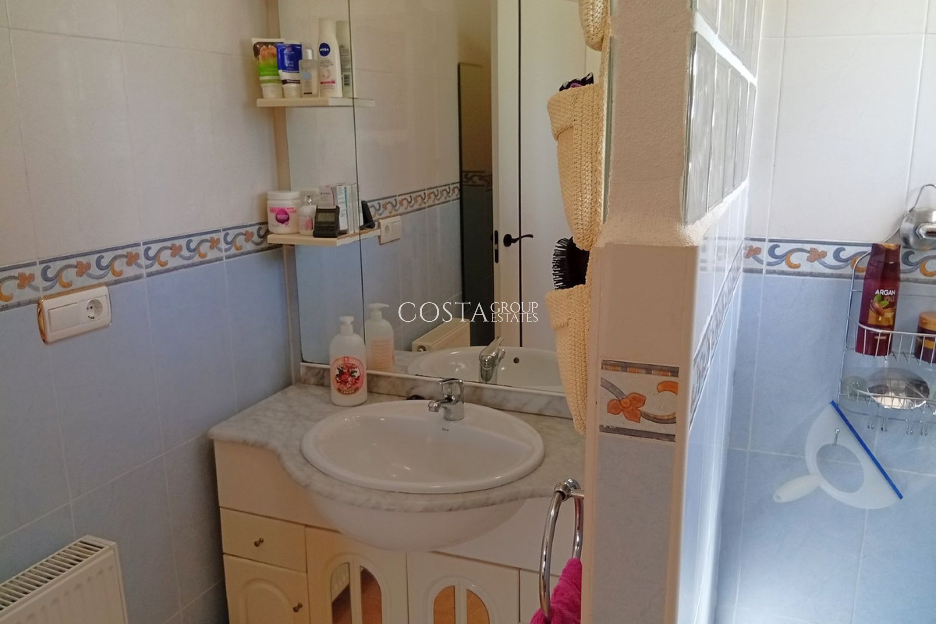 Revente - Villa -
Catral - Catral Centro