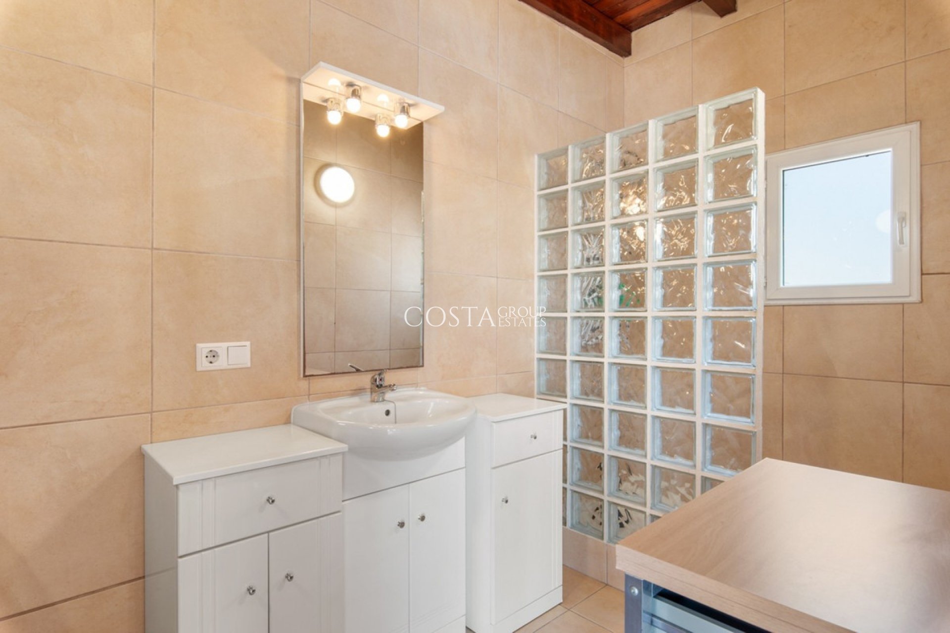 Revente - Villa -
Catral - Catral Centro