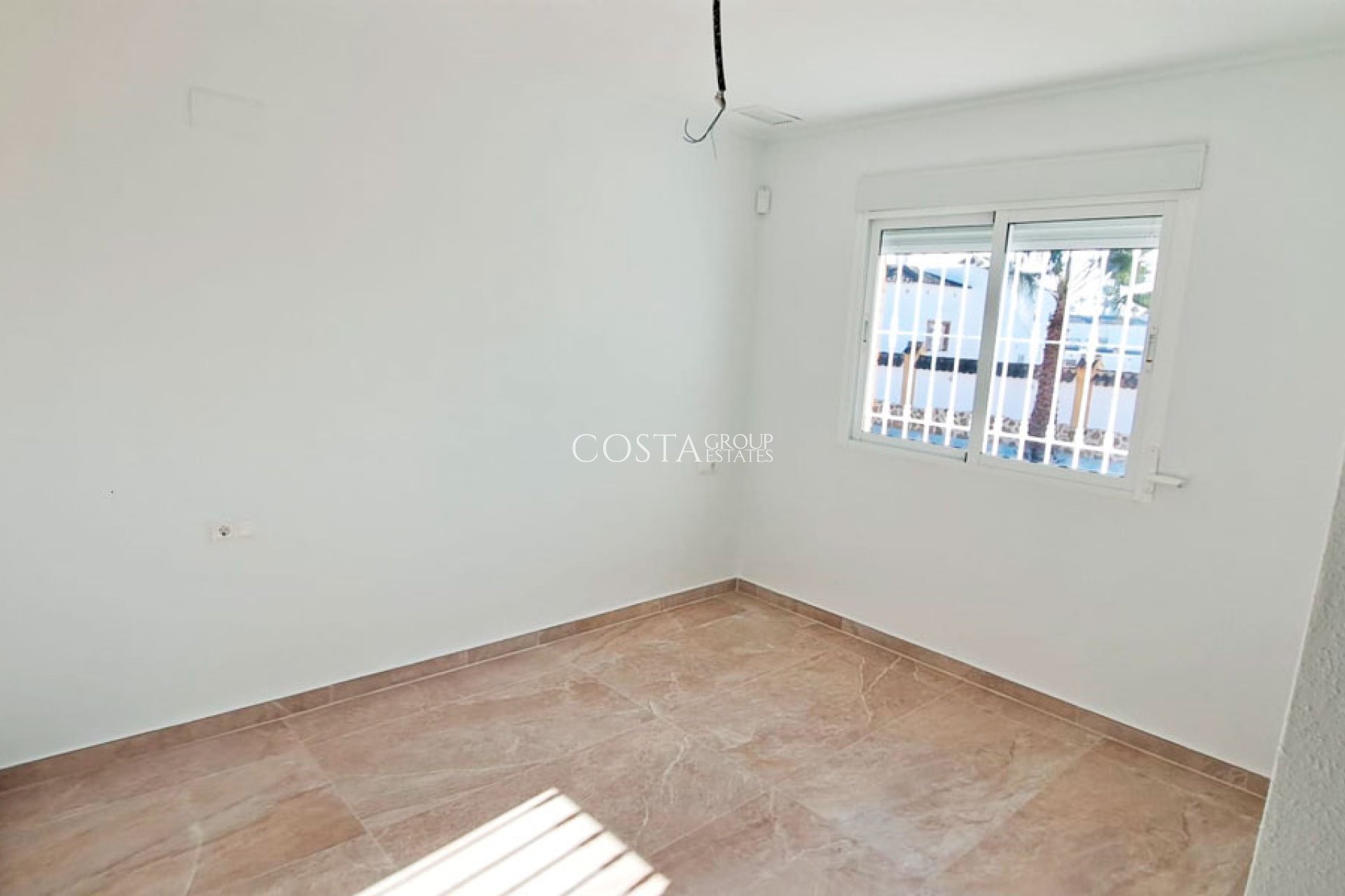 Revente - Villa -
Catral