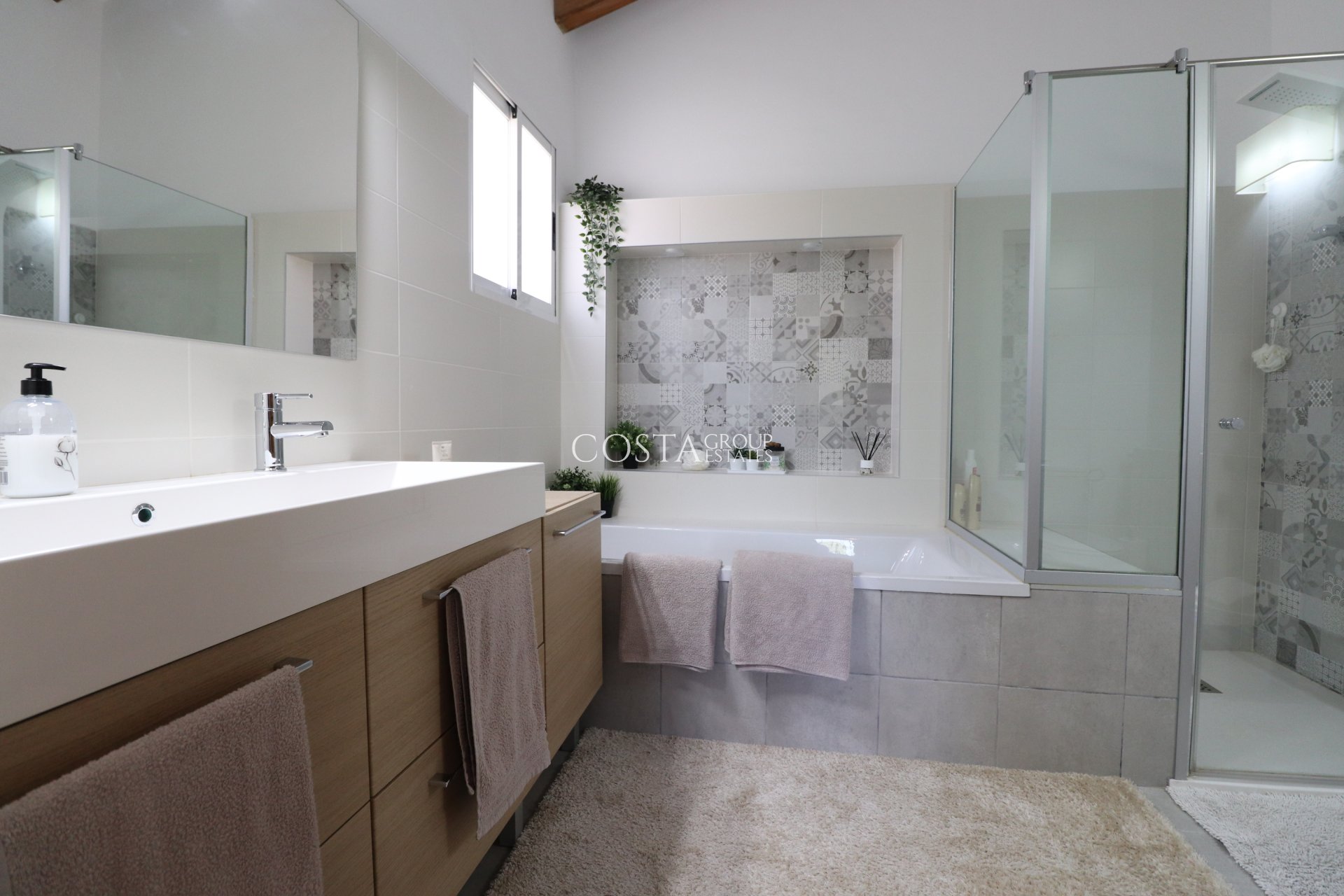 Revente - Villa -
Catral