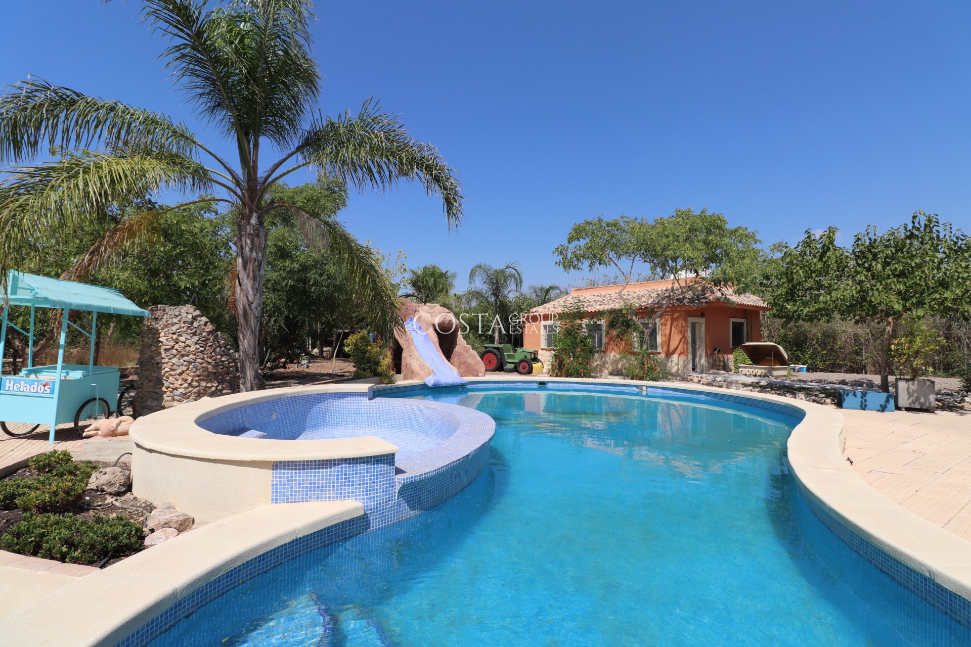 Revente - Villa -
Catral