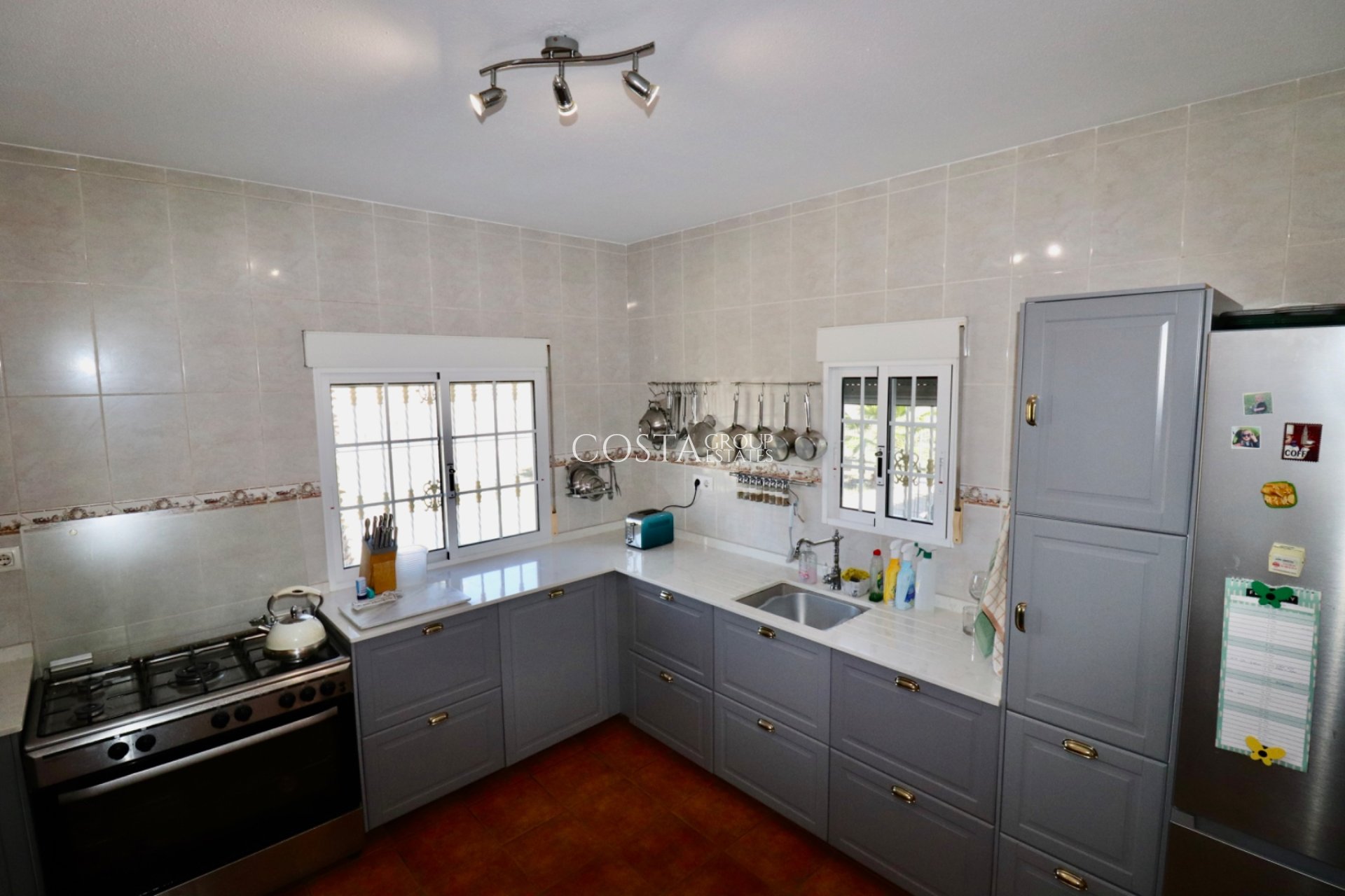 Revente - Villa -
Catral