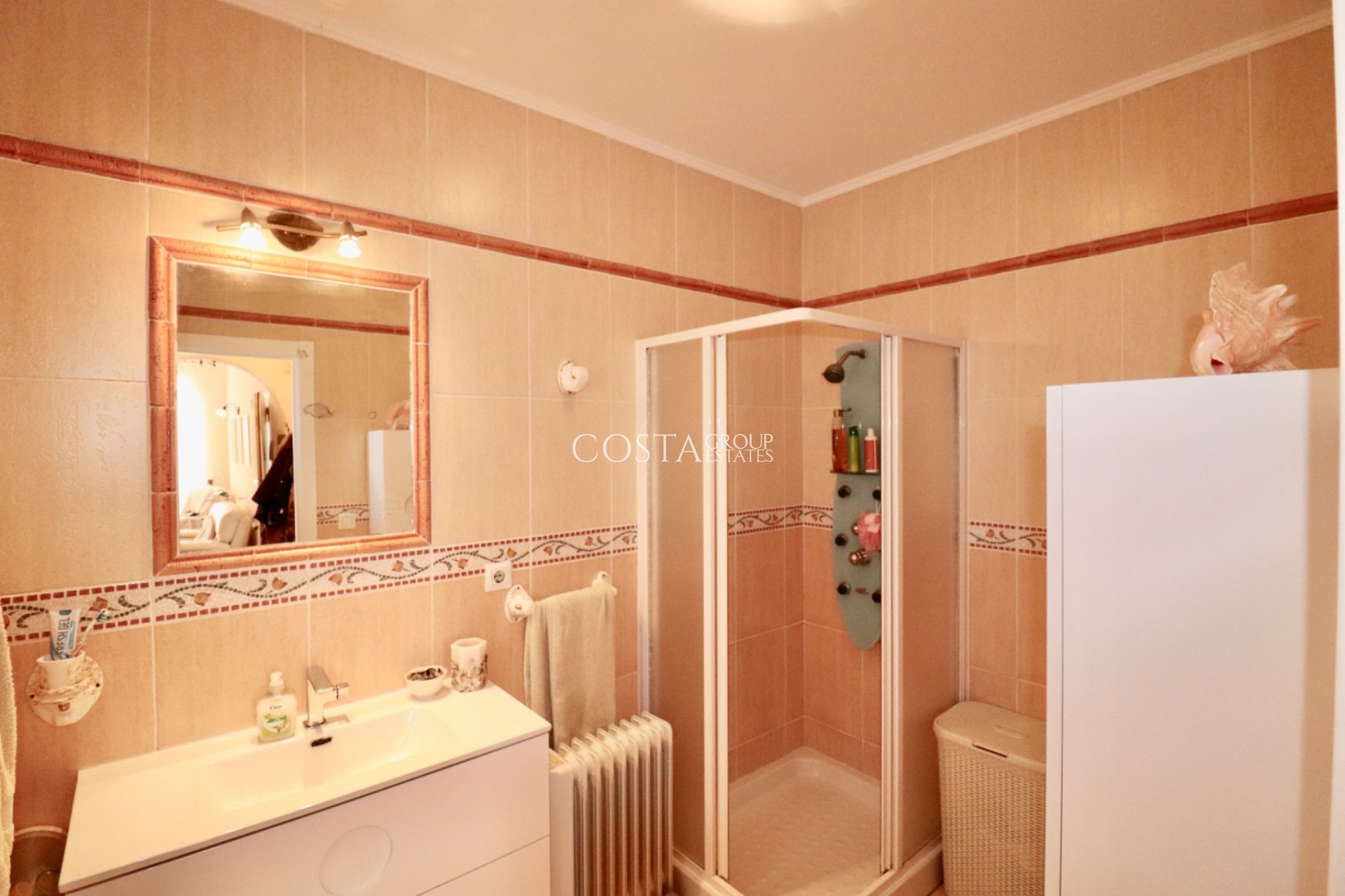 Revente - Villa -
Catral